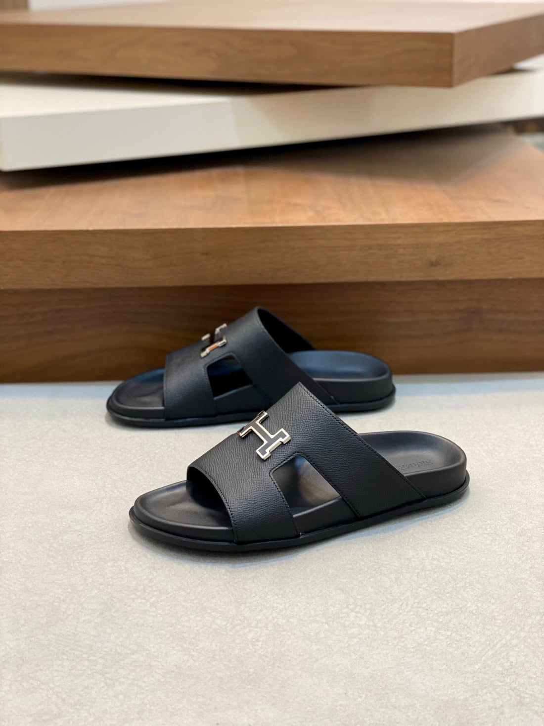 HM Men's Slide Black Cowhide Leather 589001