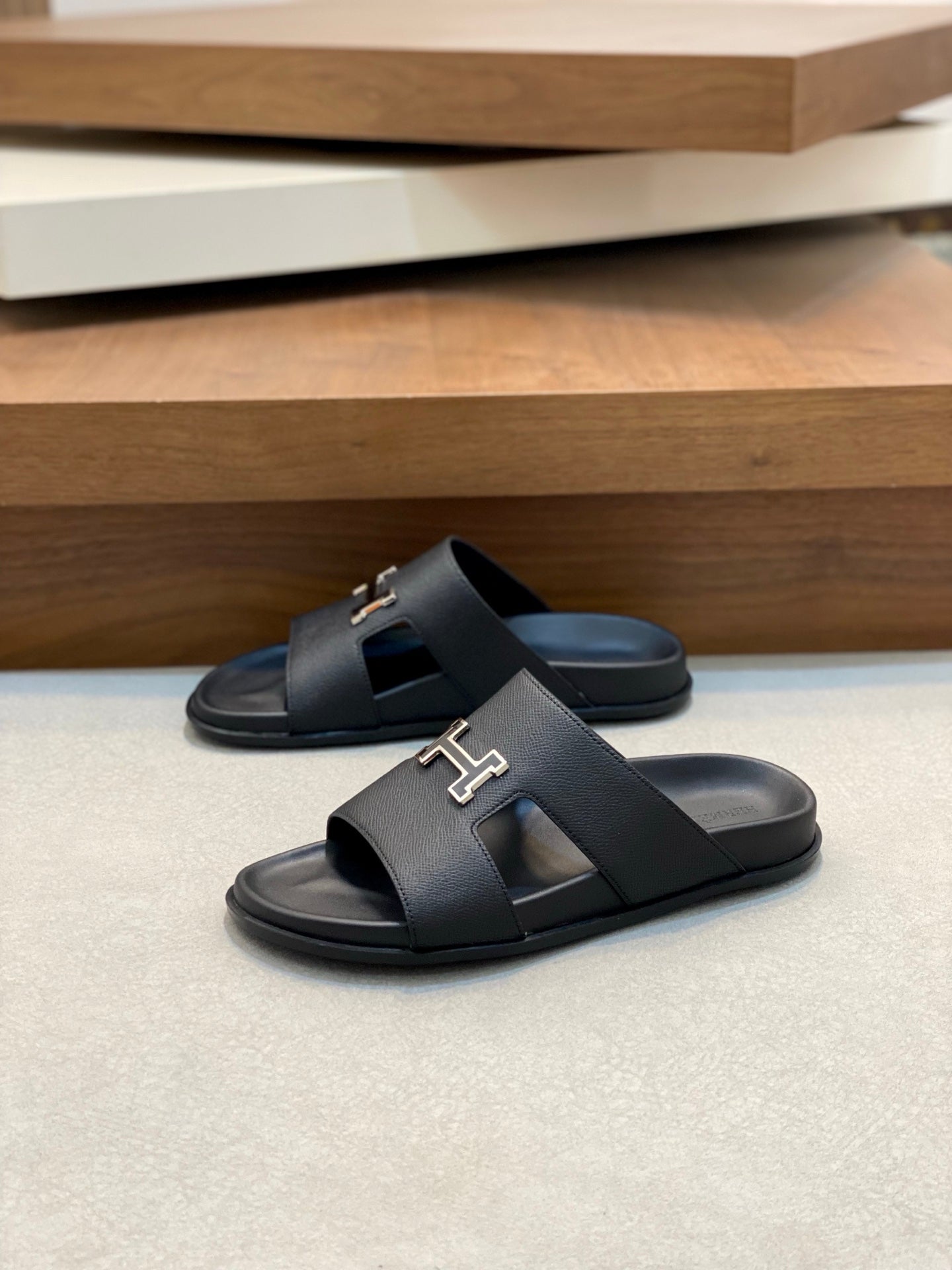 HM Men's Slide Black Cowhide Leather 589001