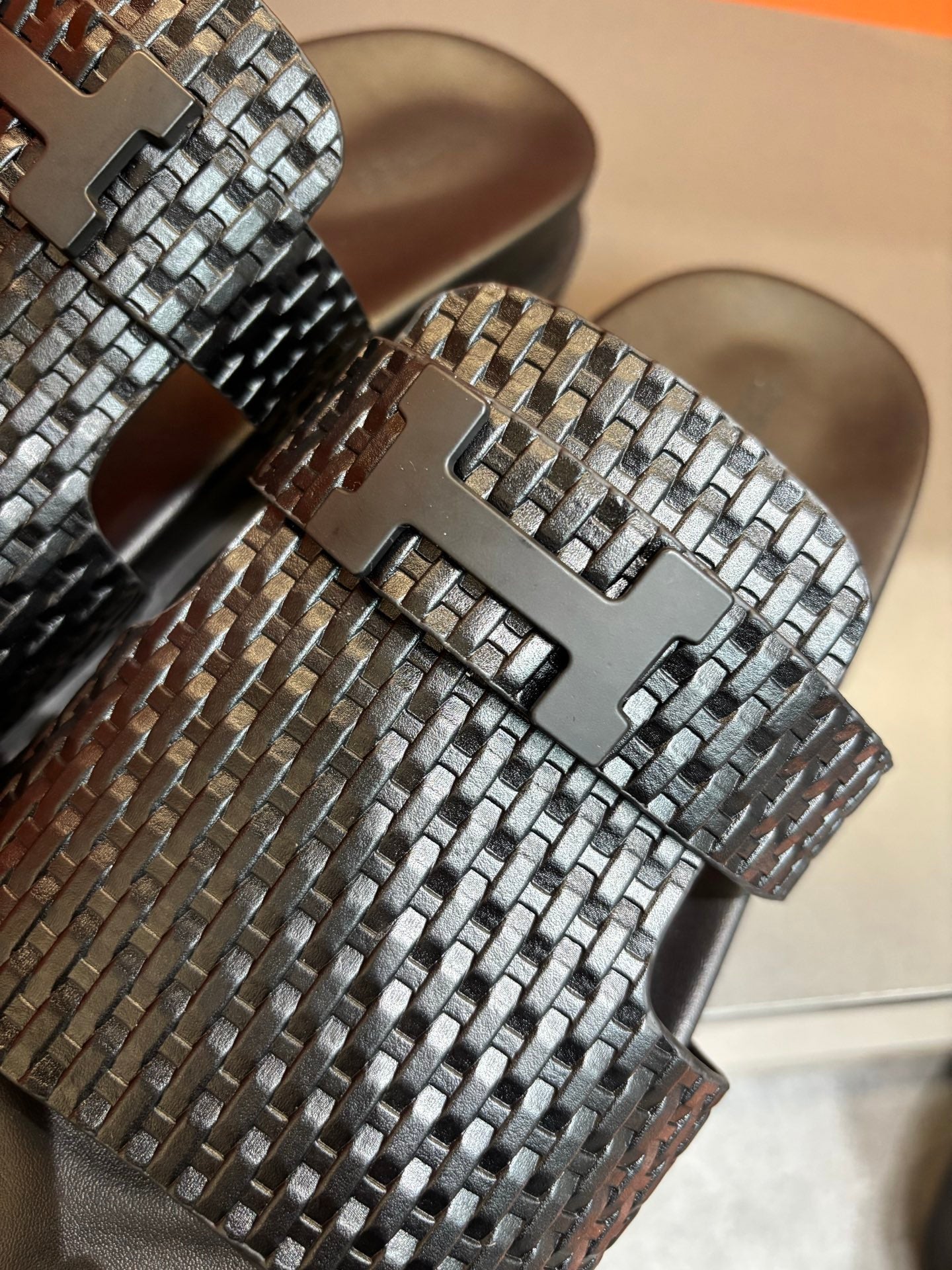 HM Men's 25 Slide Black Sheepskin 639760