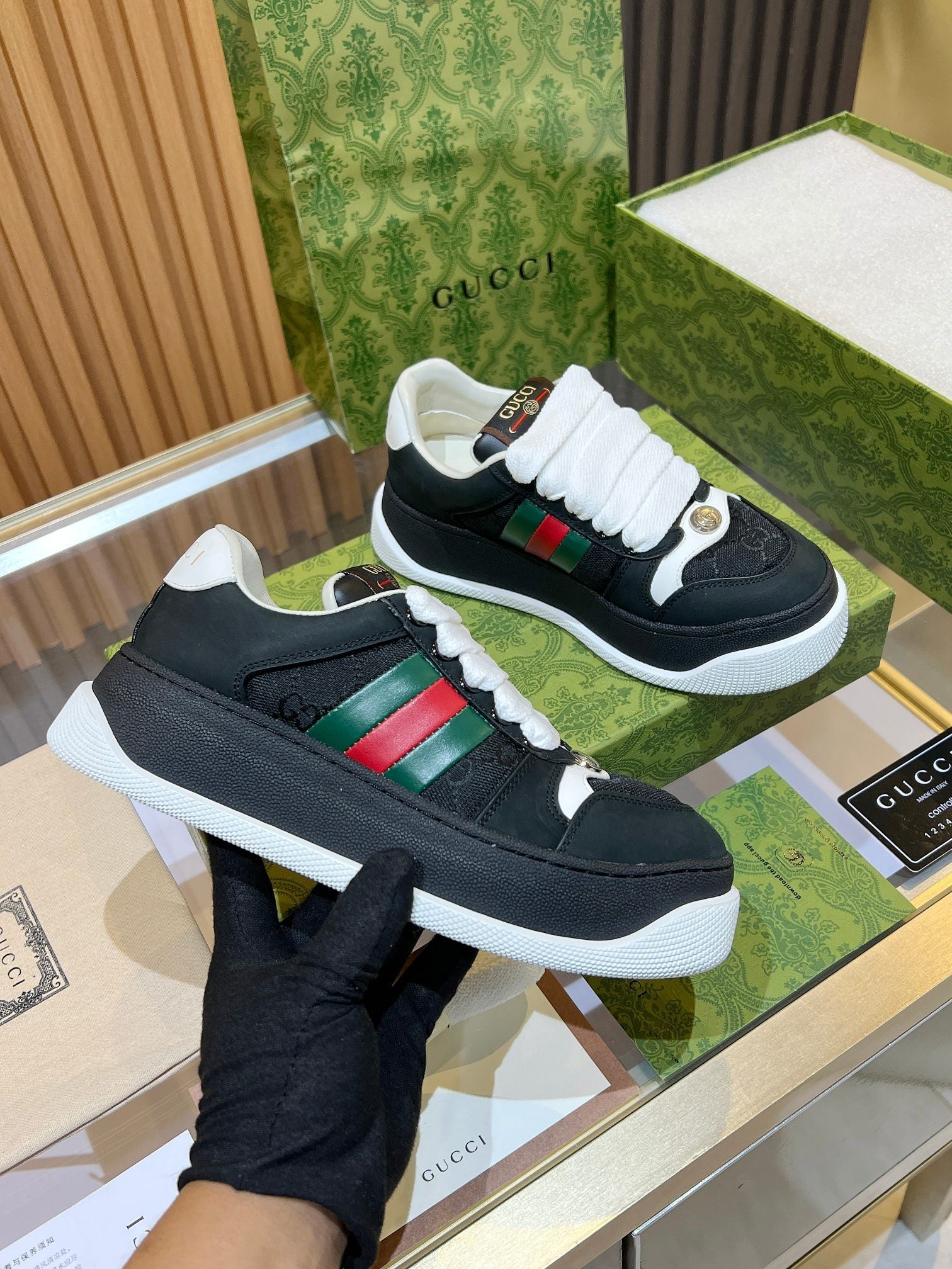 GG Men's Screener Sneaker Black Canvas Sheepskin 523608