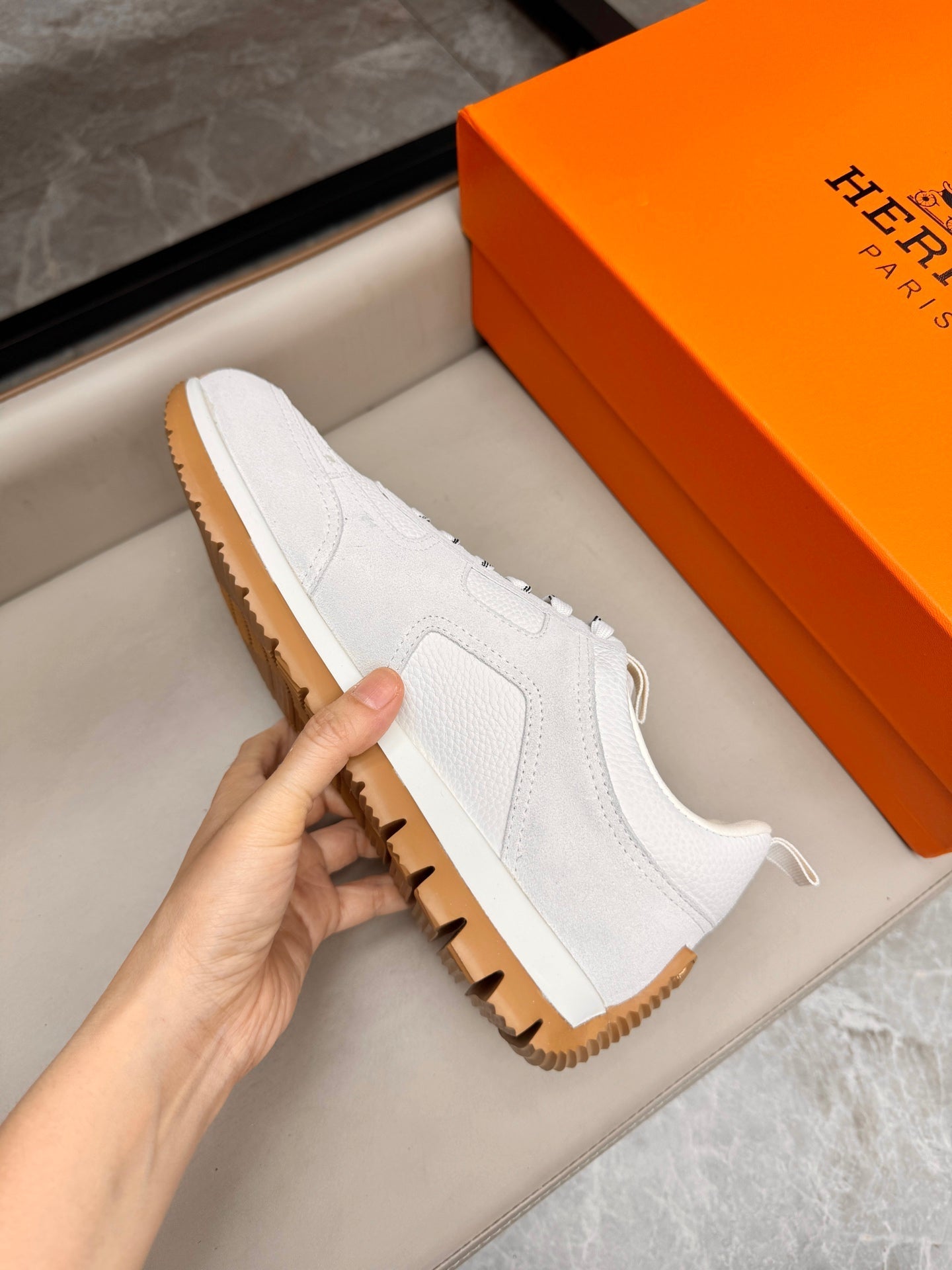 HM Men's Sneaker White Calfskin Suede 602056