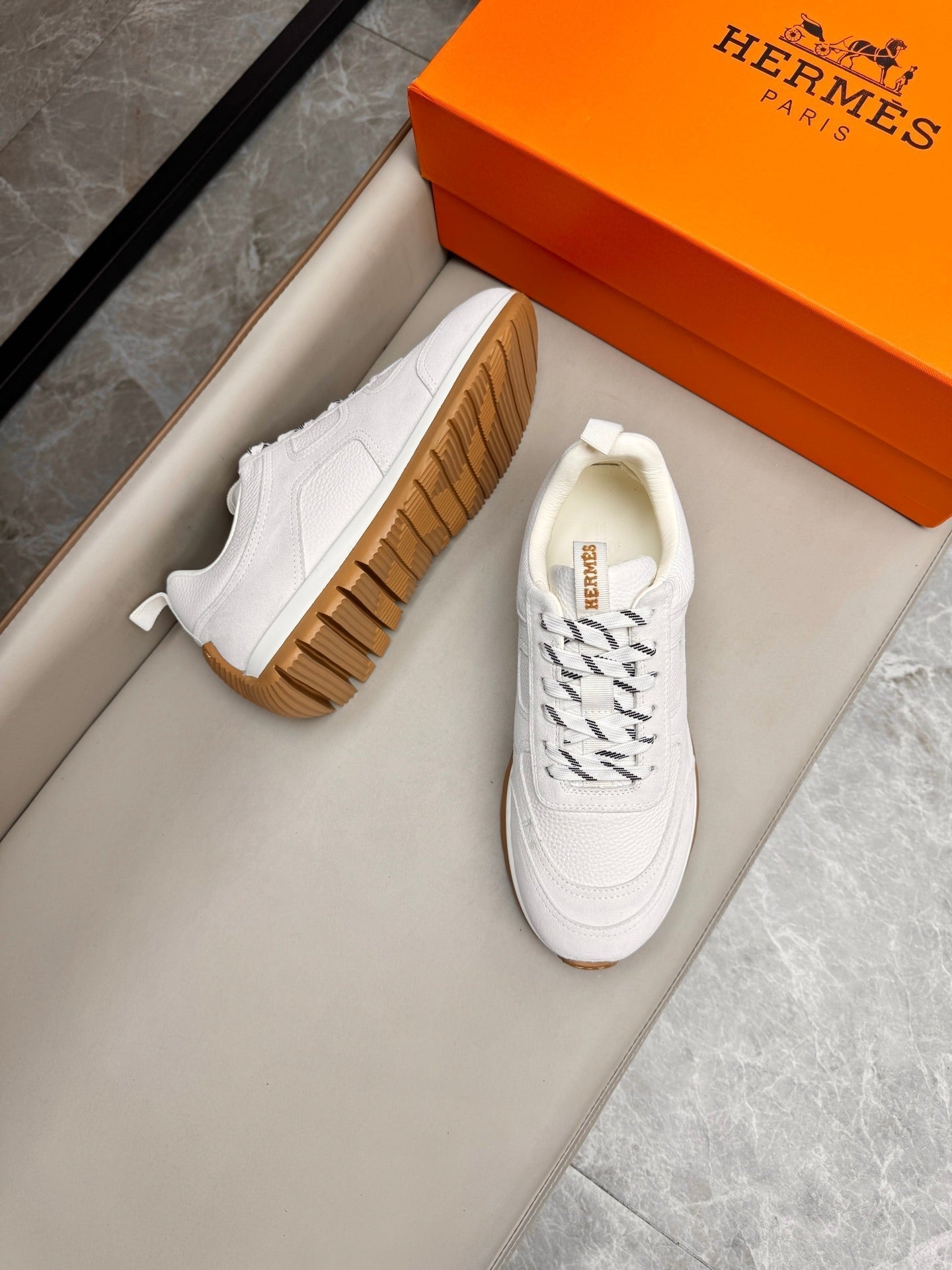 HM Men's Sneaker White Calfskin Suede 602056