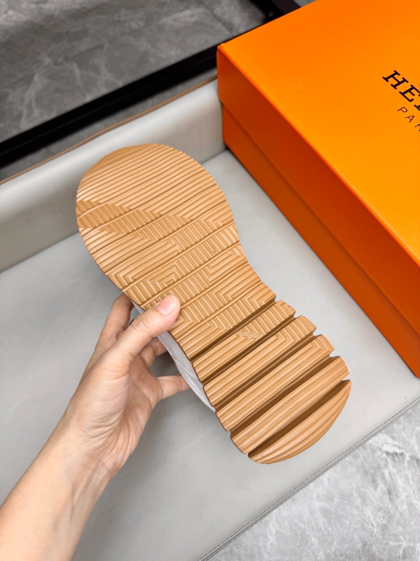 HM Men's Sneaker White Calfskin Suede 602056