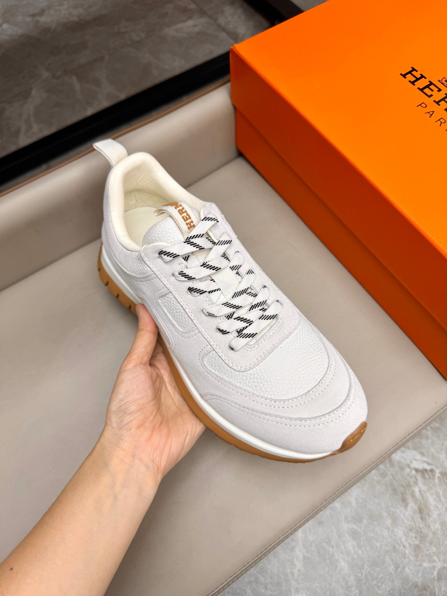 HM Men's Sneaker White Calfskin Suede 602056