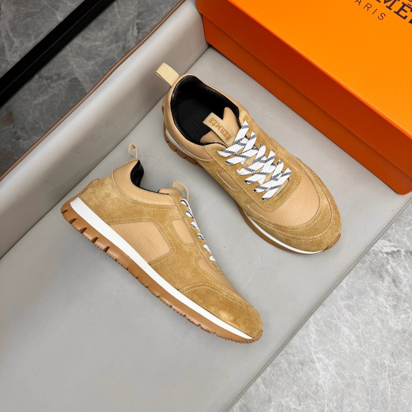 HM Men's Sneaker Beige Calfskin Suede 602058