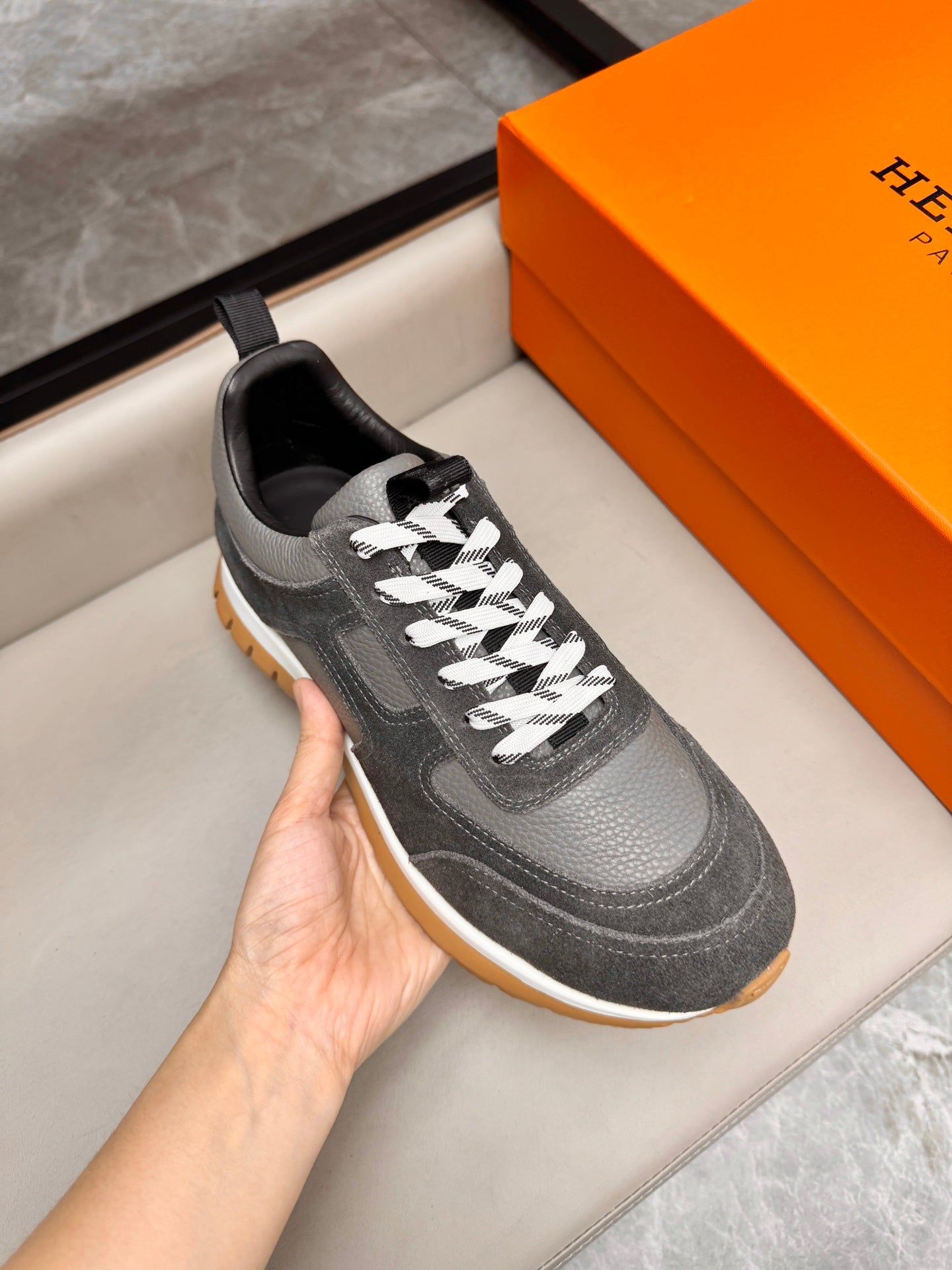 HM Men's Sneaker Grey Calfskin Suede 602060