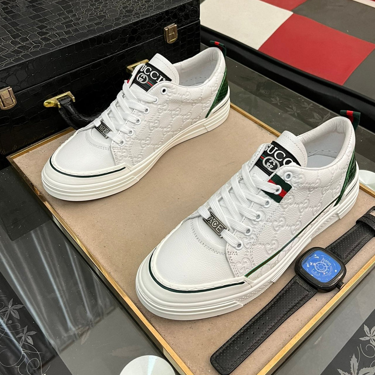 GG Men's ACE Sneaker White Green Embossed Cowhide 543293