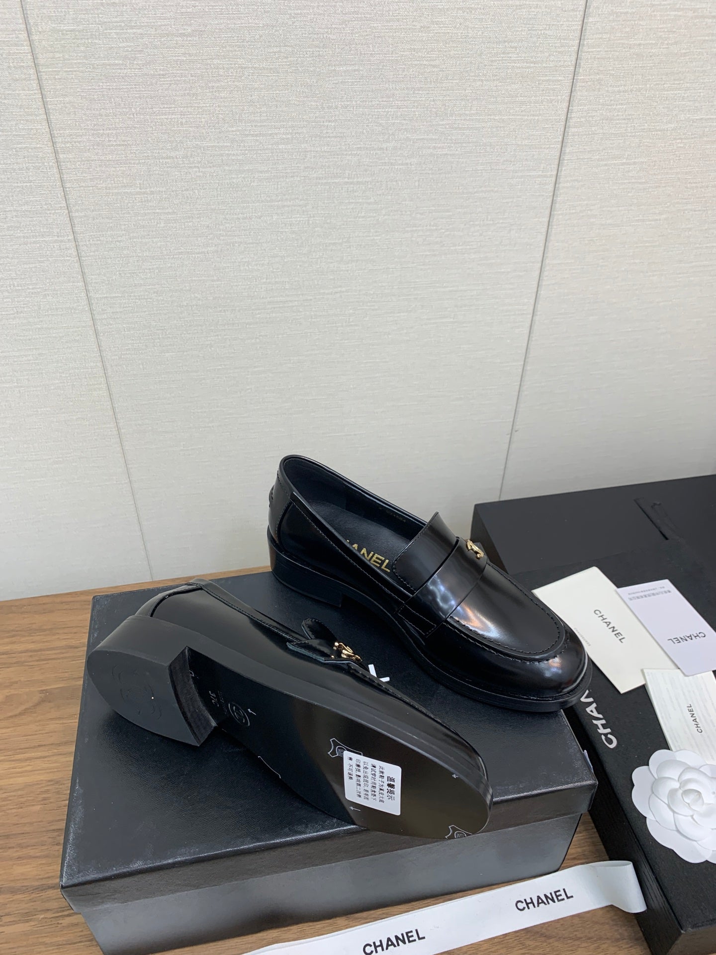 CC Moccasins 25mm Glossy Black Lambskin