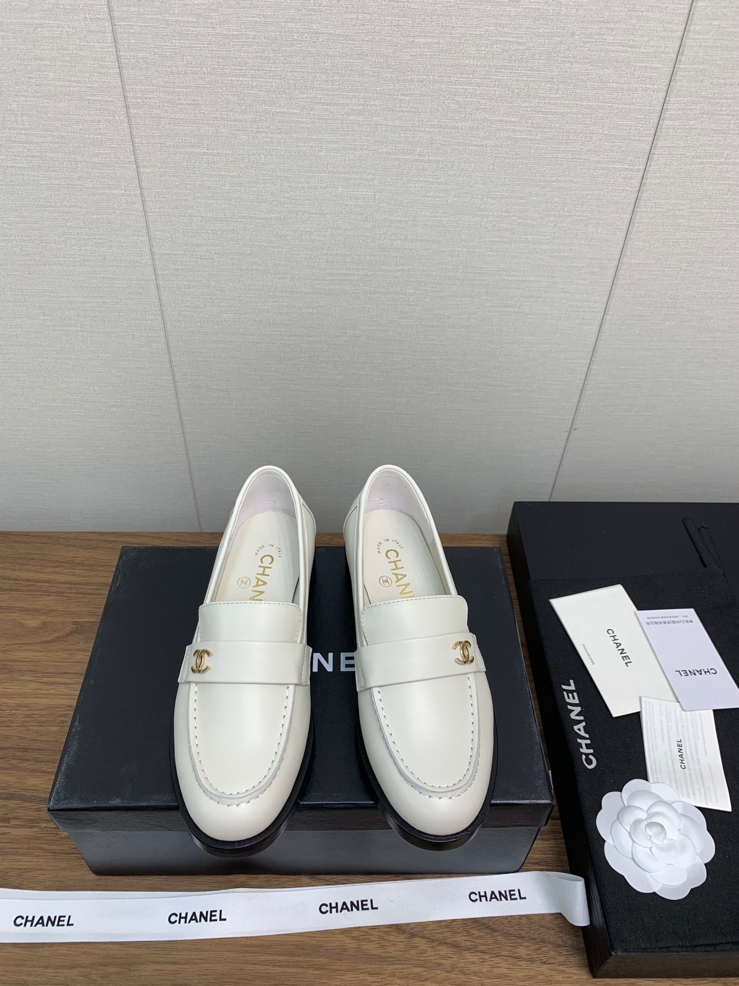 CC Moccasins 25mm White Lambskin