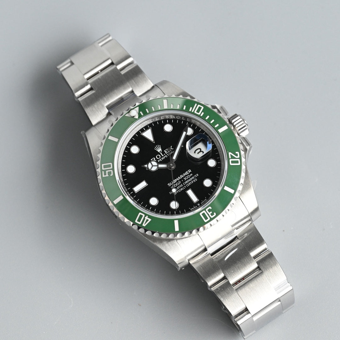 Rolex Submariner 41mm Silver Green Black Dial