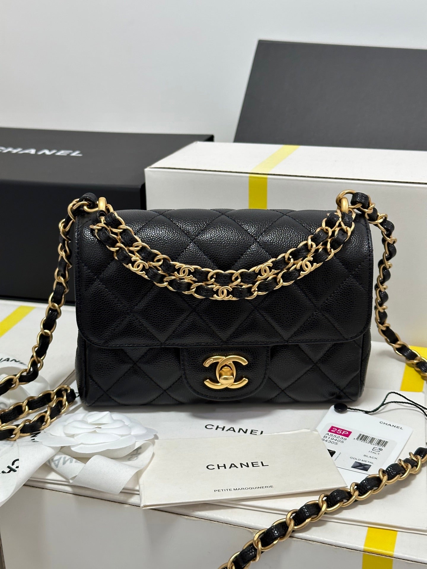 CC 25P Flap 18 Bag Black Cowhide Gold Hardware 243560