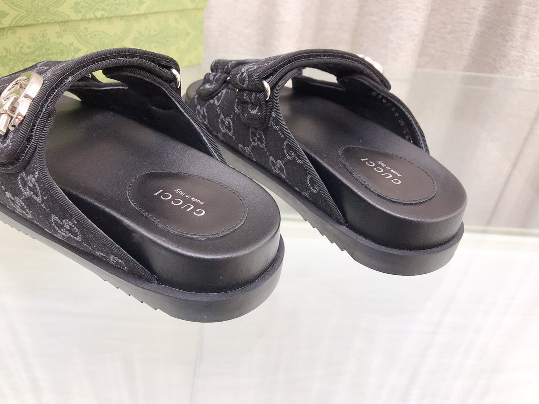 GG  Rubber Sole Logo Sandals Black Caro