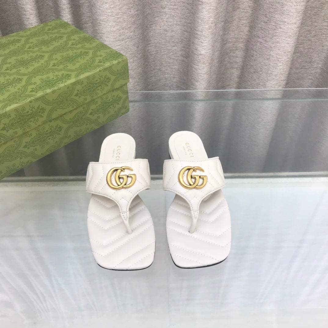 GG  marmont logo - embellished mattelasse leather sandal in white