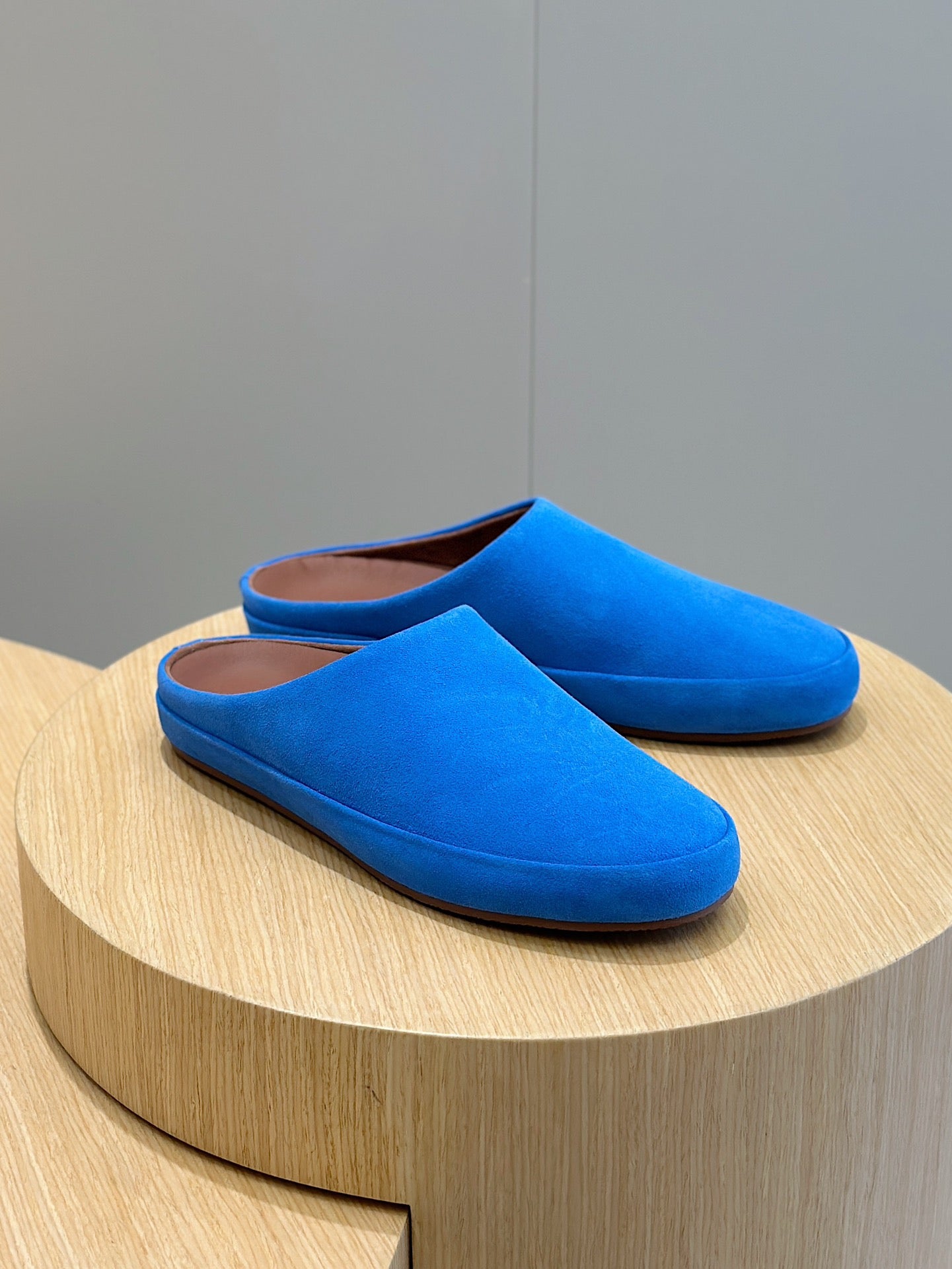 LP TOMORI SABOT MULES LAPIS SUEDE