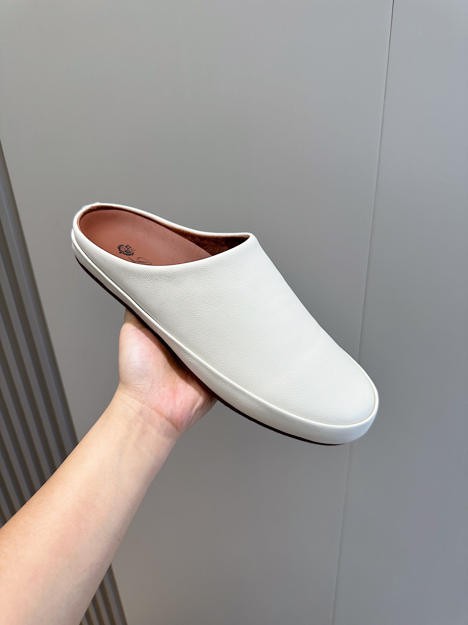 LP TOMORI SABOT MULES WHITE CALFSKIN