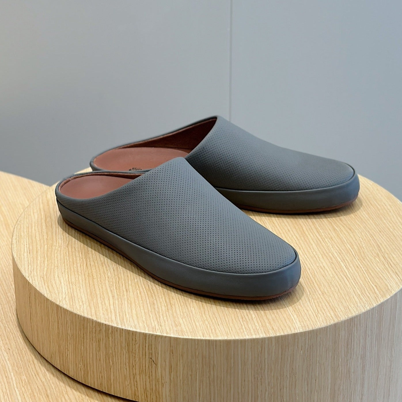 LP TOMORI SABOT MULES ANCHOR MESH CALFSKIN