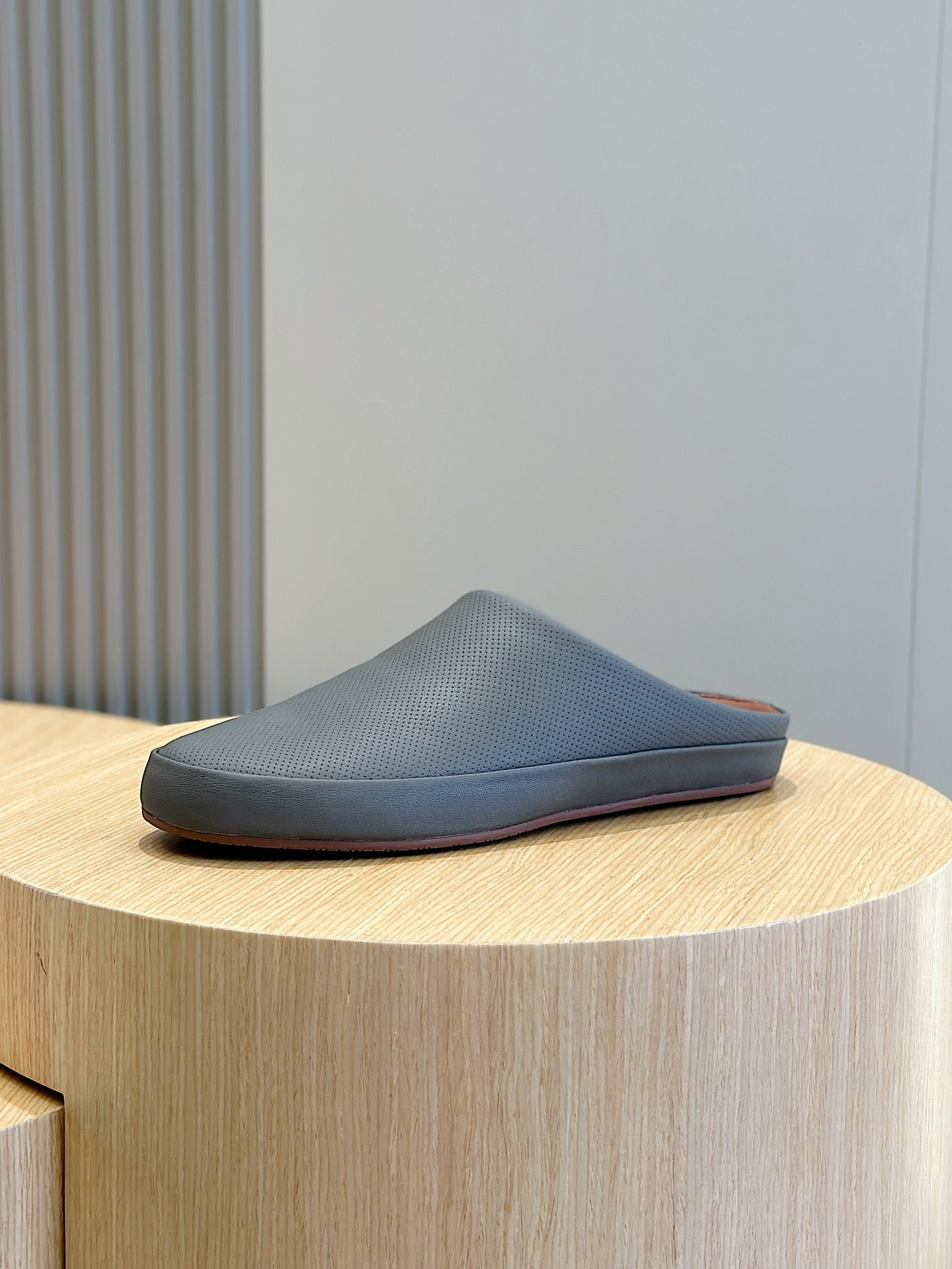 LP TOMORI SABOT MULES ANCHOR MESH CALFSKIN