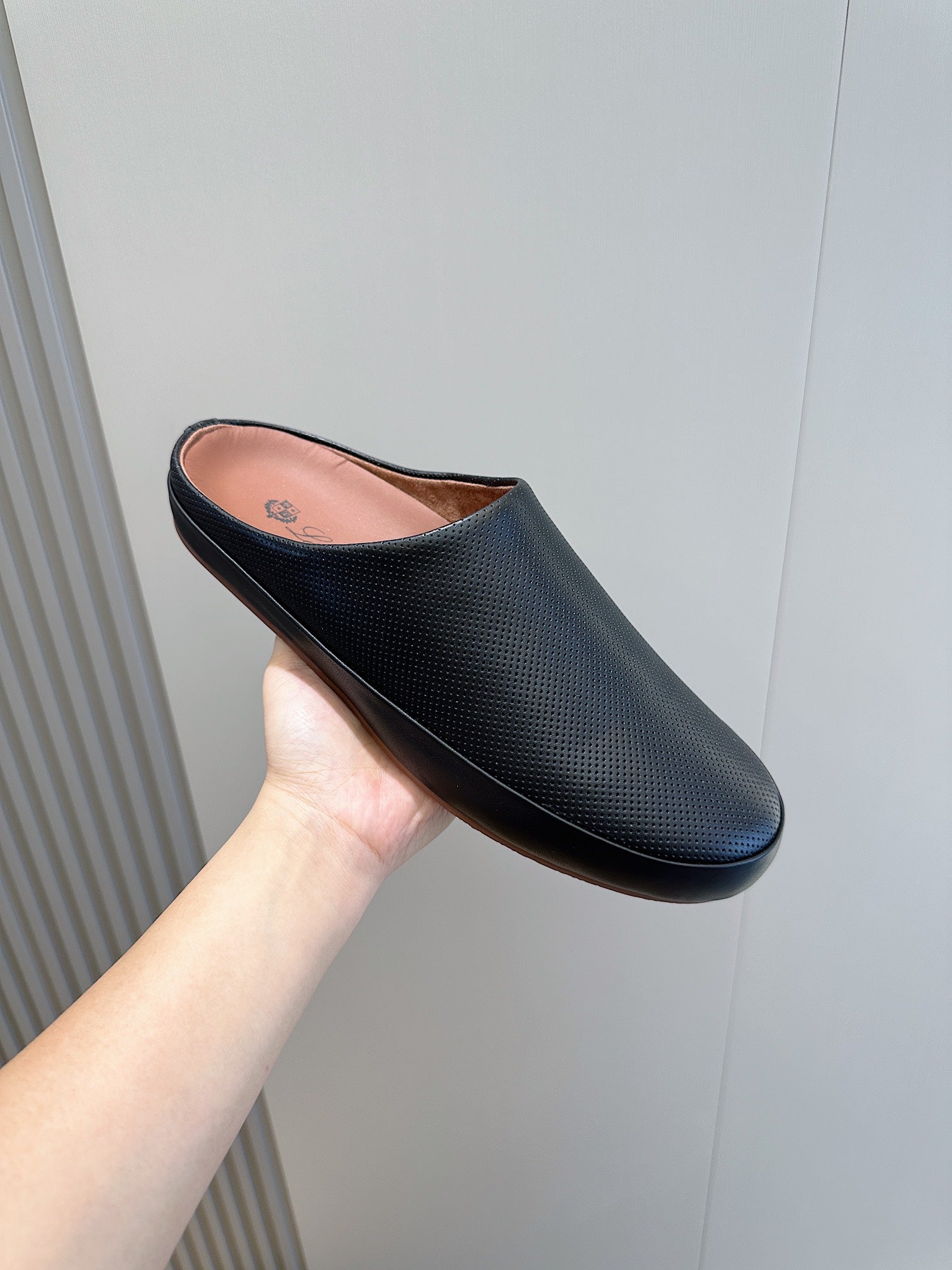 LP TOMORI SABOT MULES BLACK MESH CALFSKIN