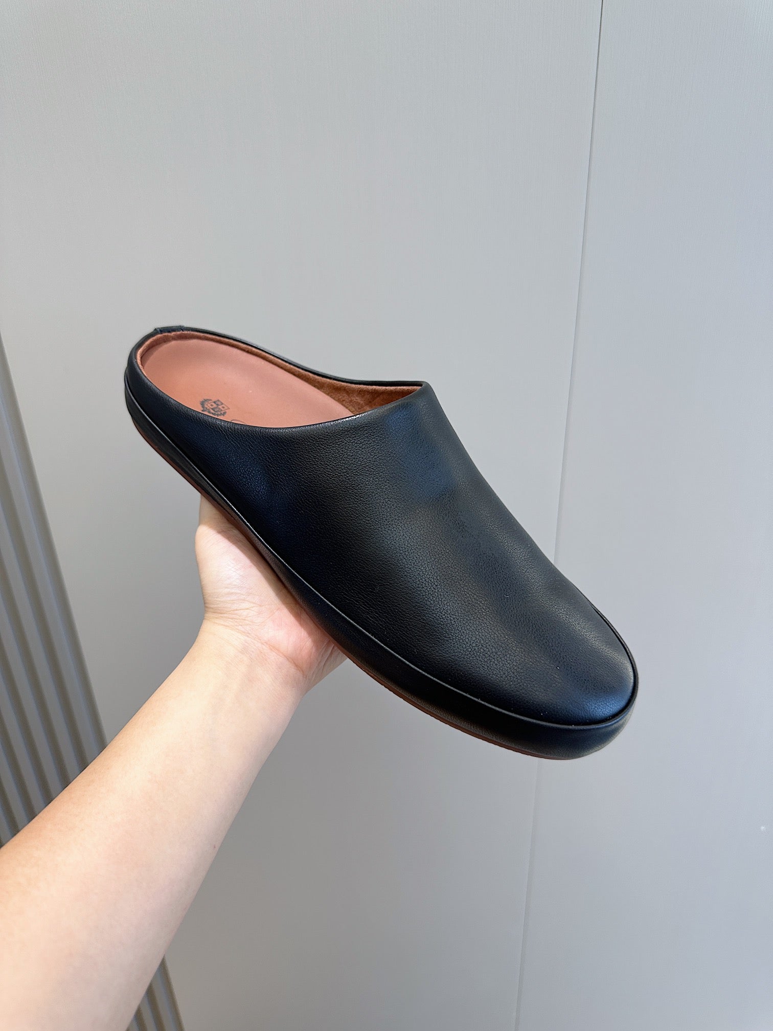 LP TOMORI SABOT MULES BLACK CALFSKIN