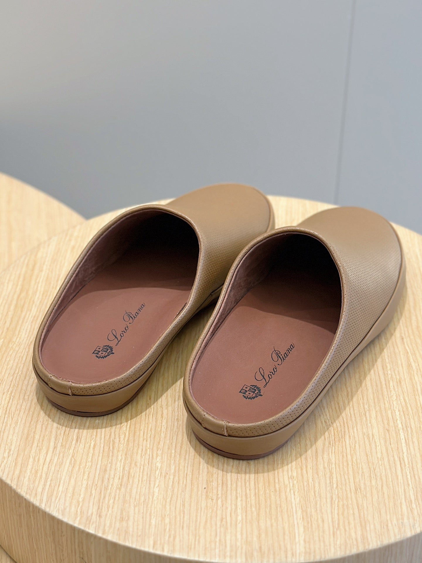 LP TOMORI SABOT MULES PEANUT MESH CALFSKIN