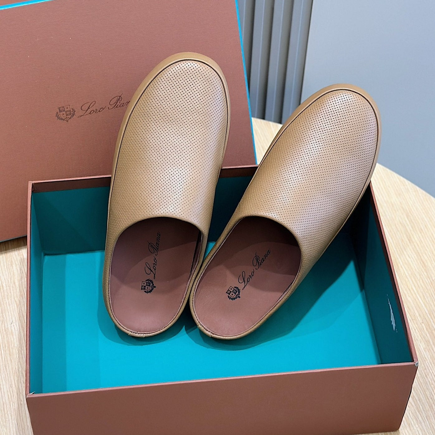 LP TOMORI SABOT MULES PEANUT MESH CALFSKIN