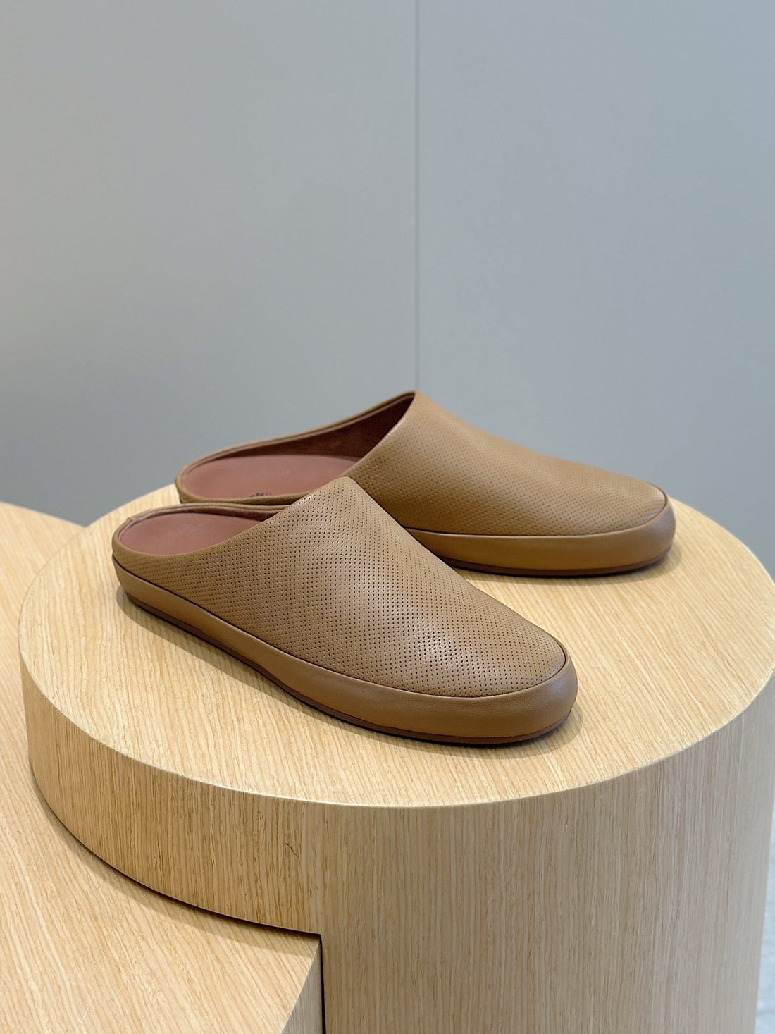 LP TOMORI SABOT MULES PEANUT MESH CALFSKIN