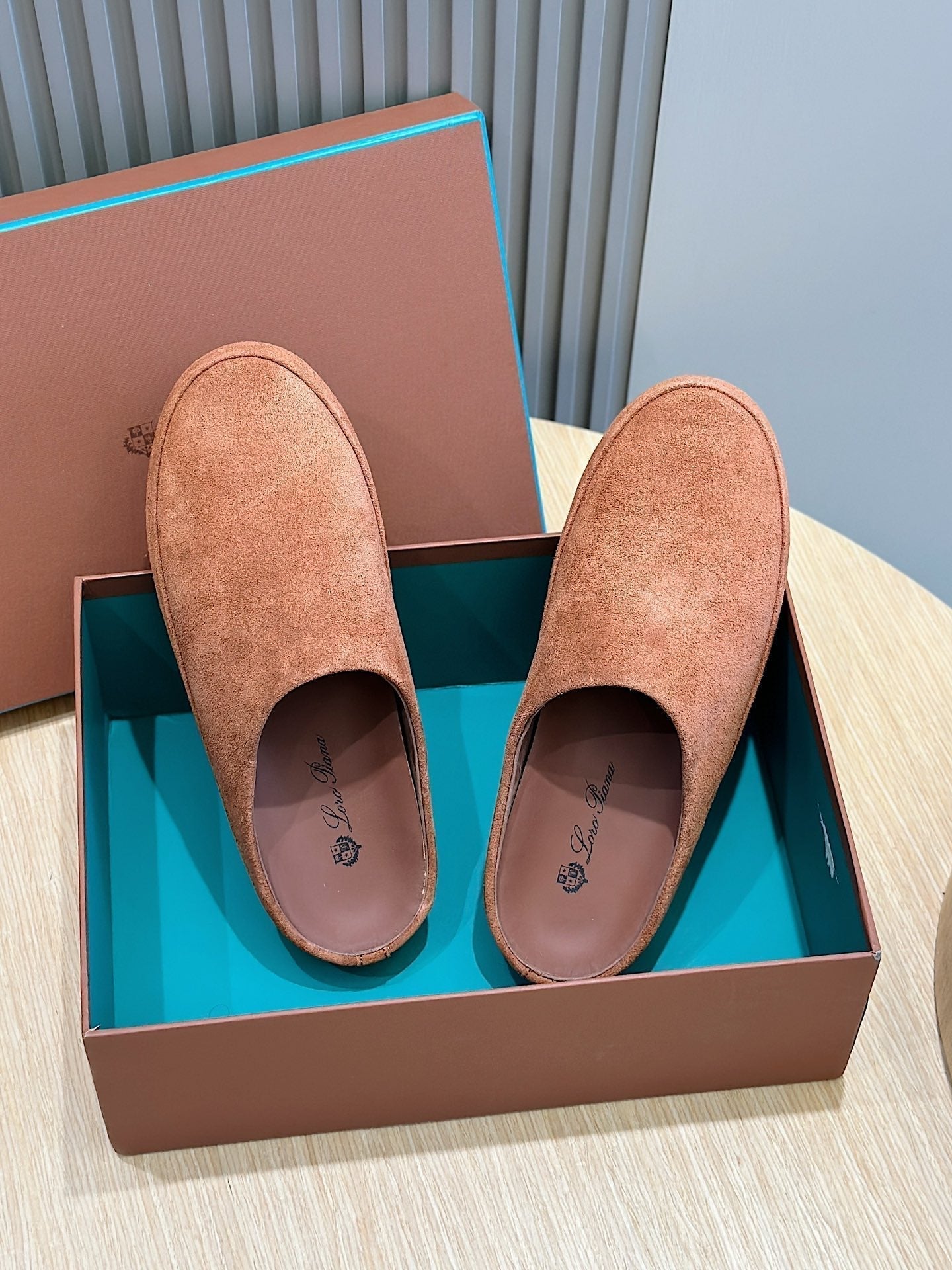 LP TOMORI SABOT MULES TAWNY SUEDE