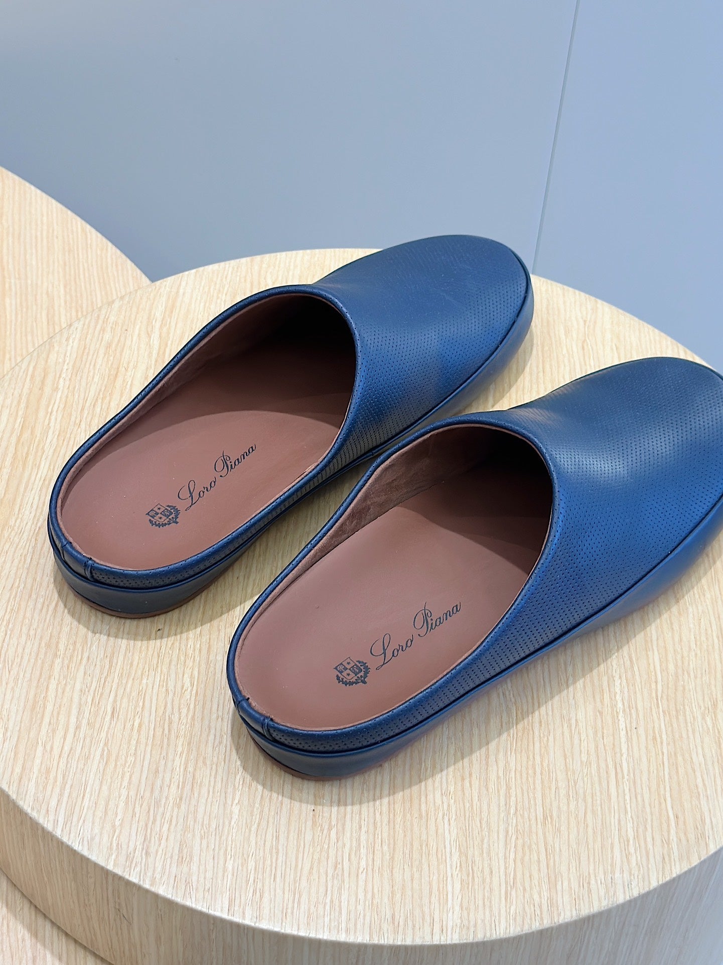 LP TOMORI SABOT MULES NAVY MESH CALFSKIN
