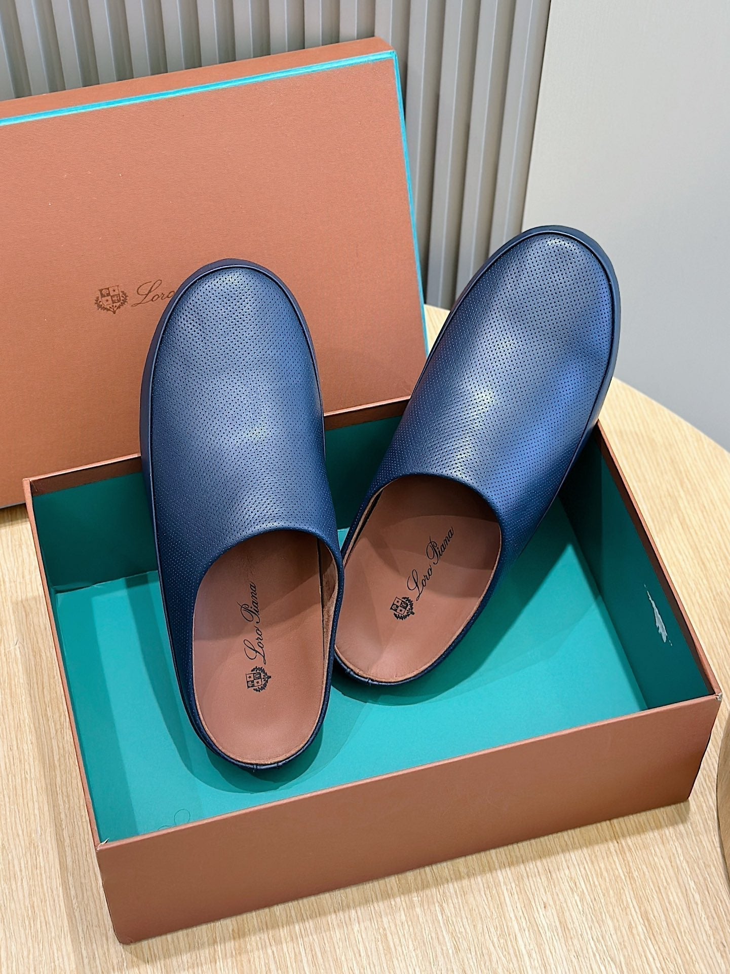 LP TOMORI SABOT MULES NAVY MESH CALFSKIN