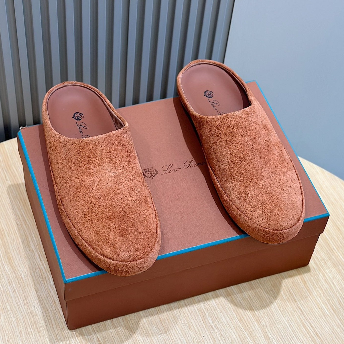 LP TOMORI SABOT MULES RUSSET SUEDE