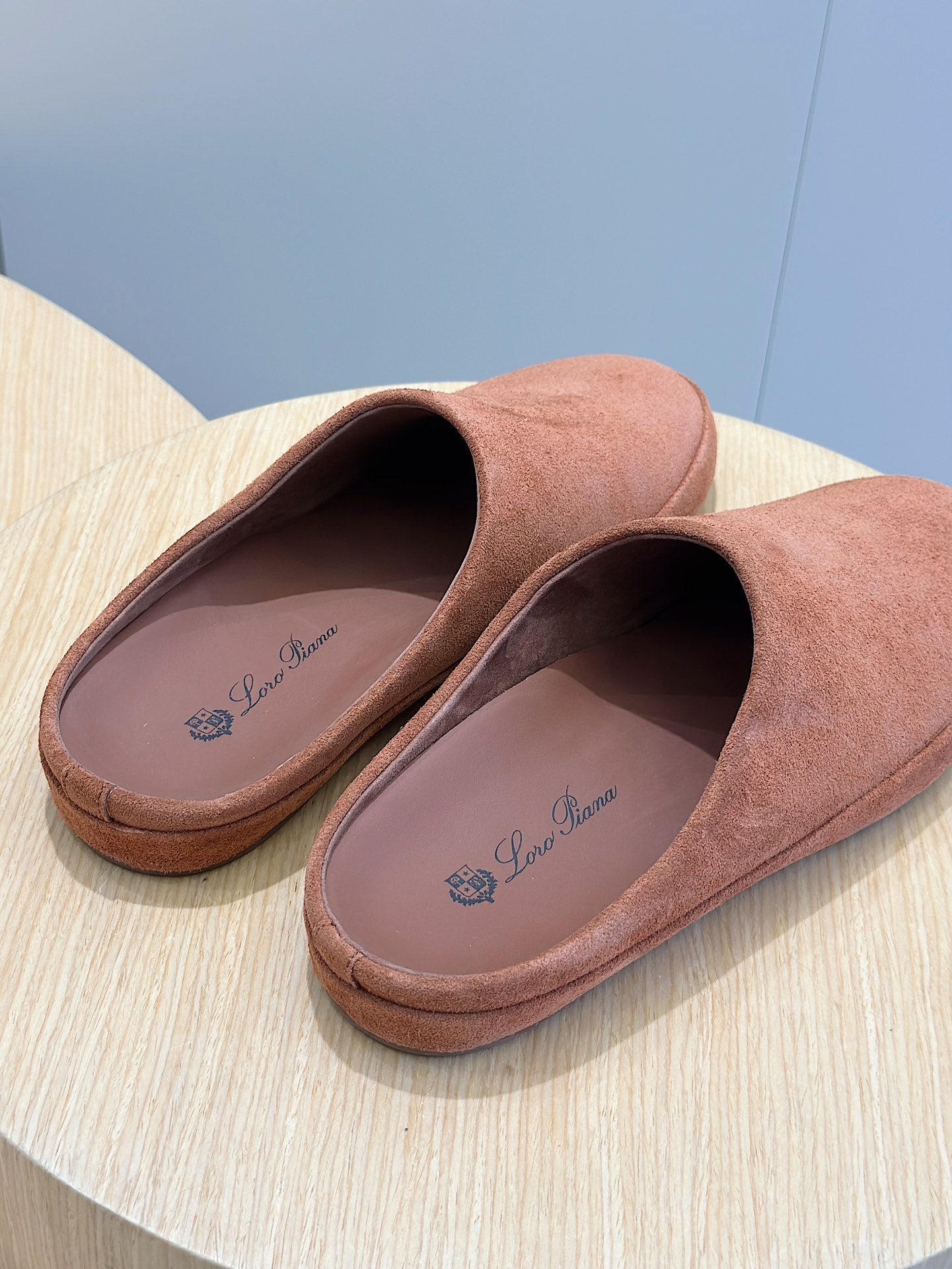 LP TOMORI SABOT MULES RUSSET SUEDE