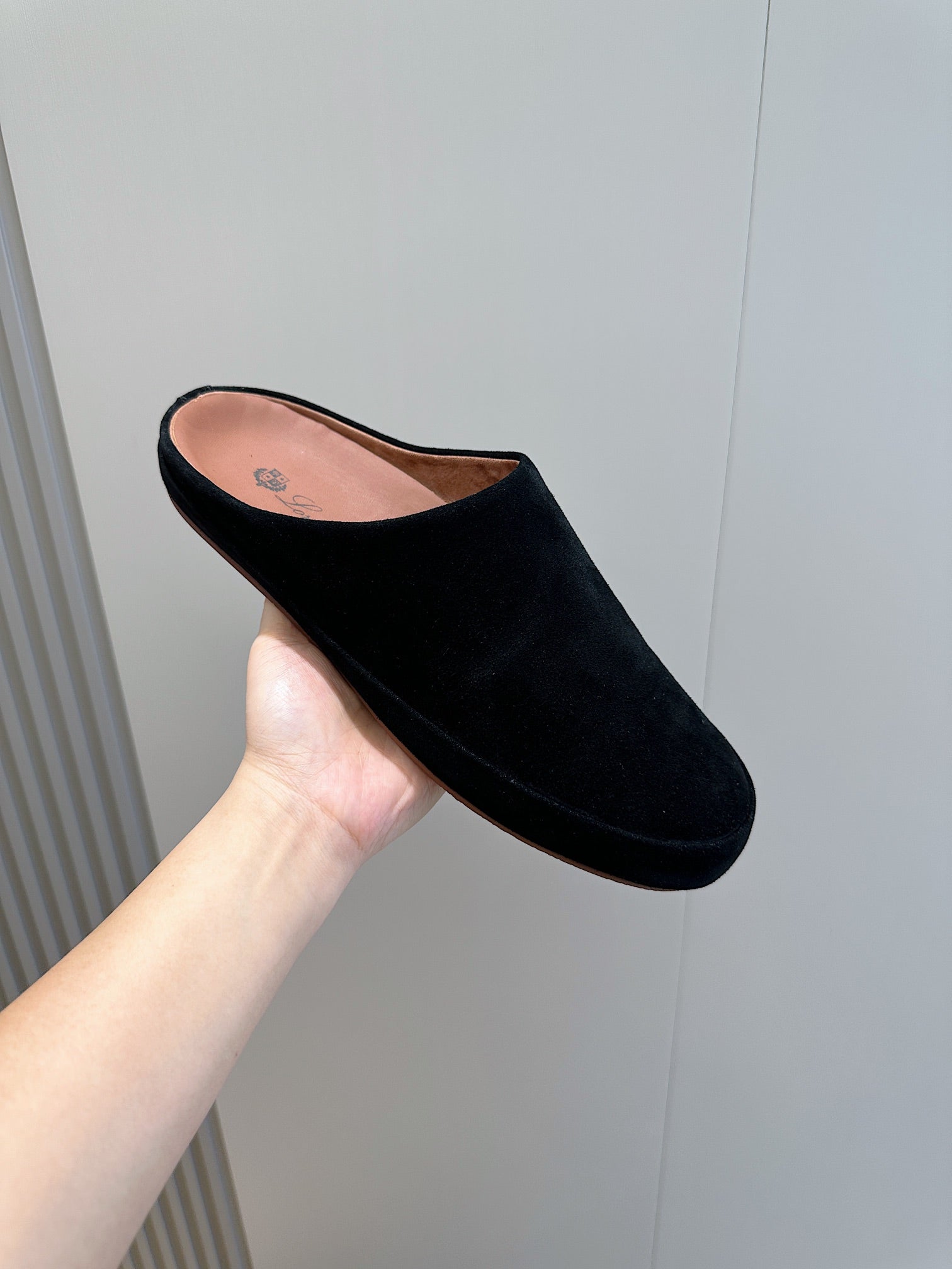 LP TOMORI SABOT MULES BLACK SUEDE