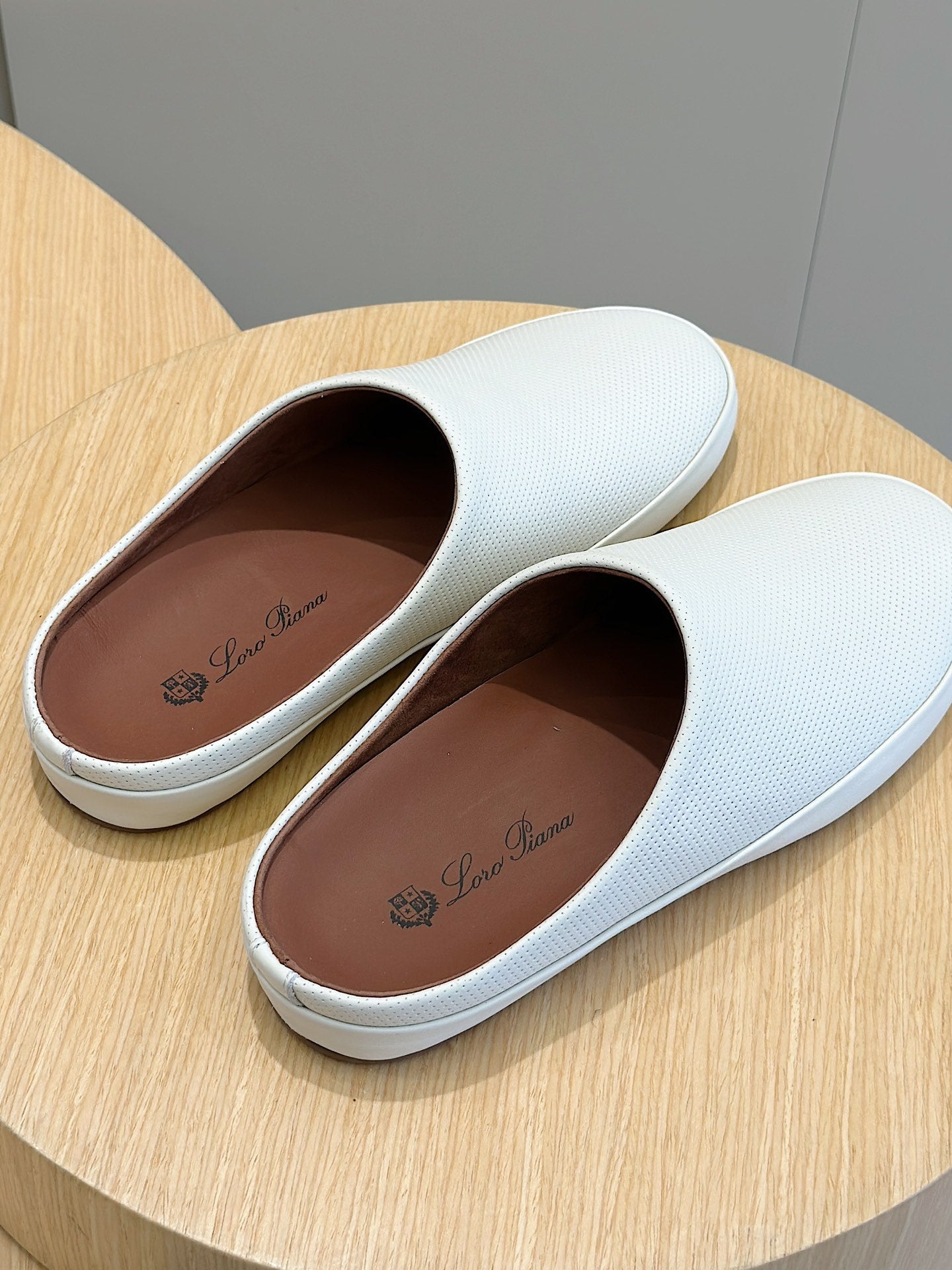 LP TOMORI SABOT MULES WHITE MESH CALFSKIN
