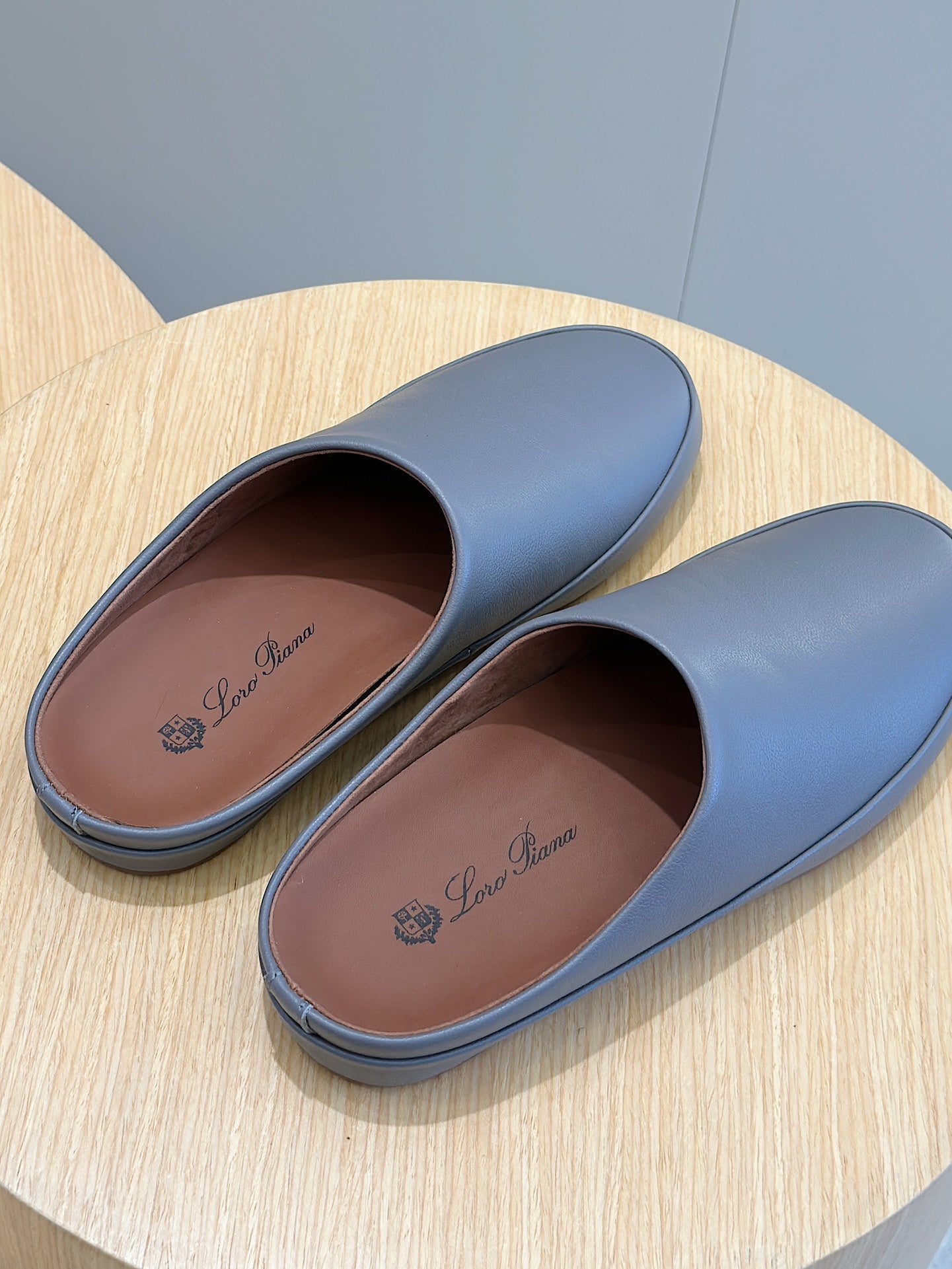 LP TOMORI SABOT MULES CERULEAN CALFSKIN