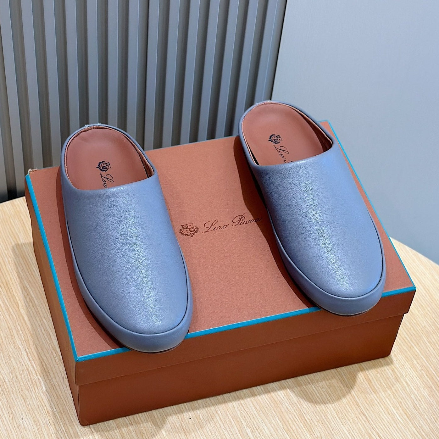 LP TOMORI SABOT MULES CERULEAN CALFSKIN