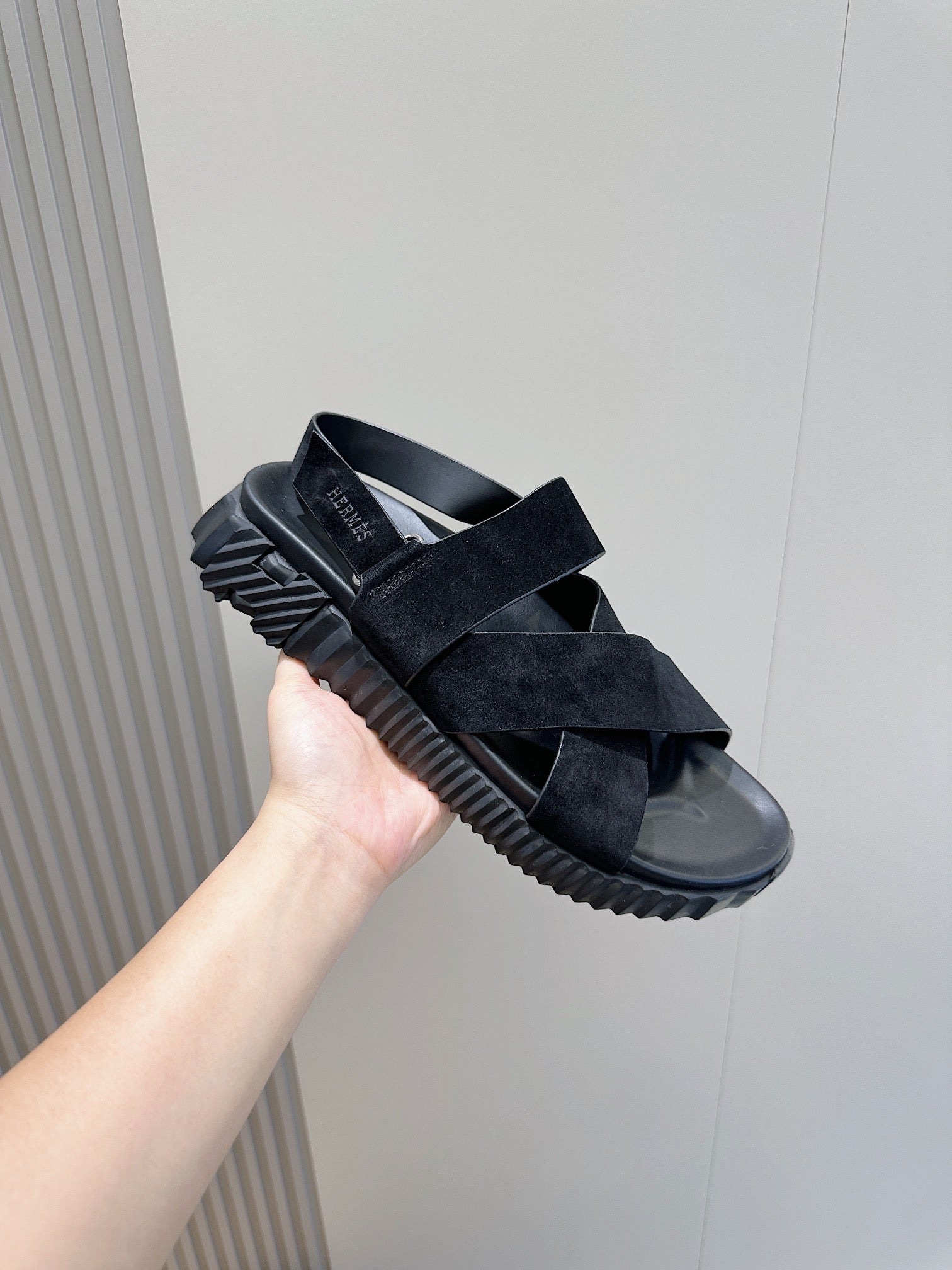 HM Men's Electric Sandals Black Suede 547689