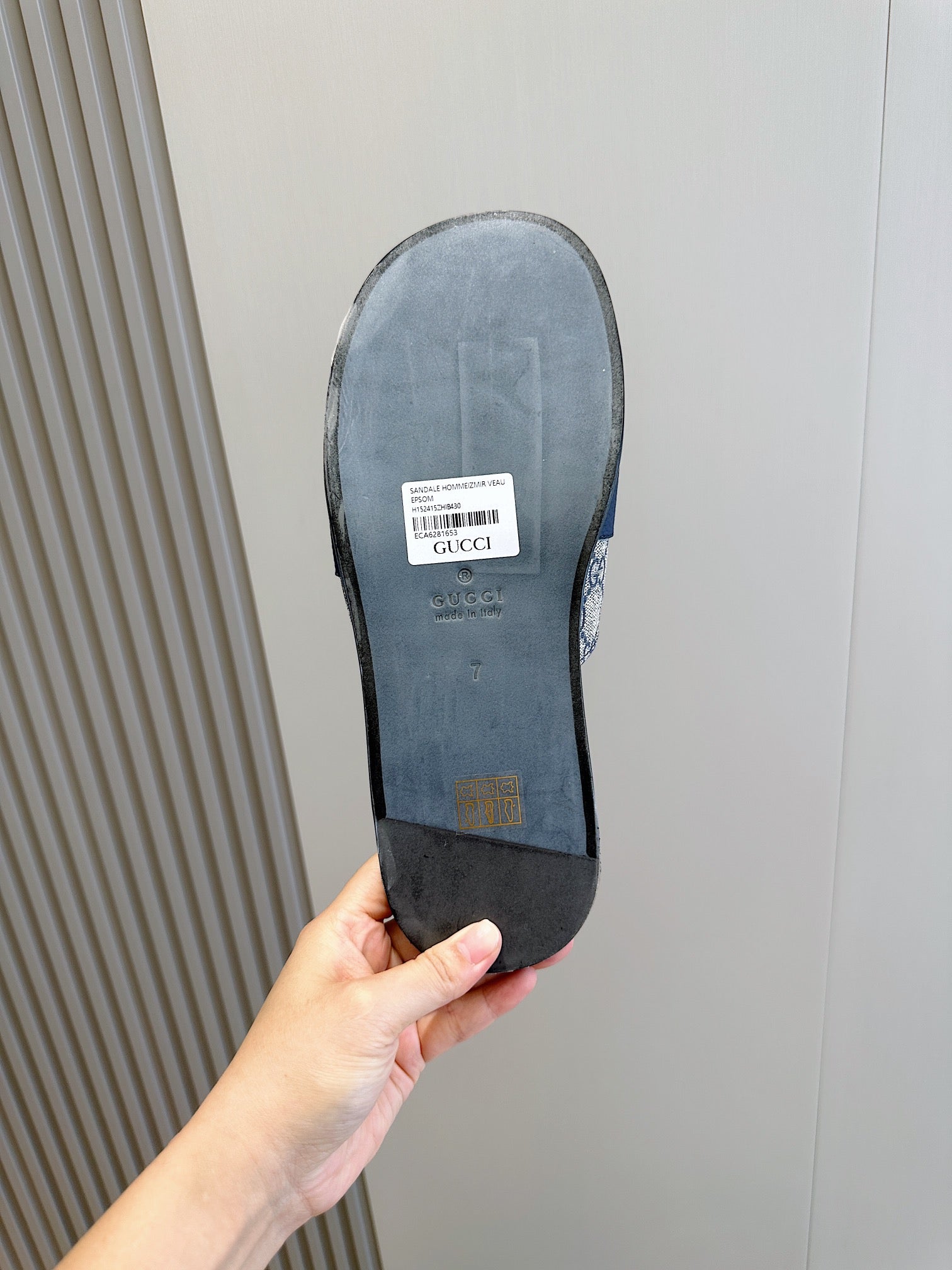 GG Men's Interlocking G Slides Black Cowhide 547642