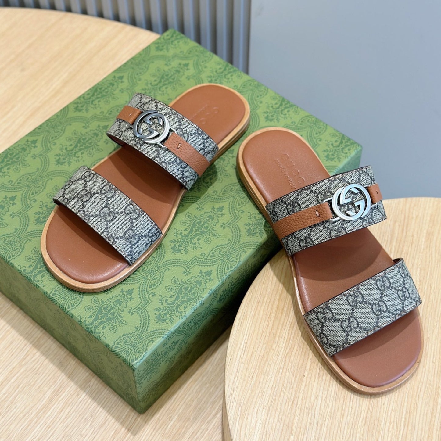 GG Men's Interlocking G Sandals Brown Cowhide 547645