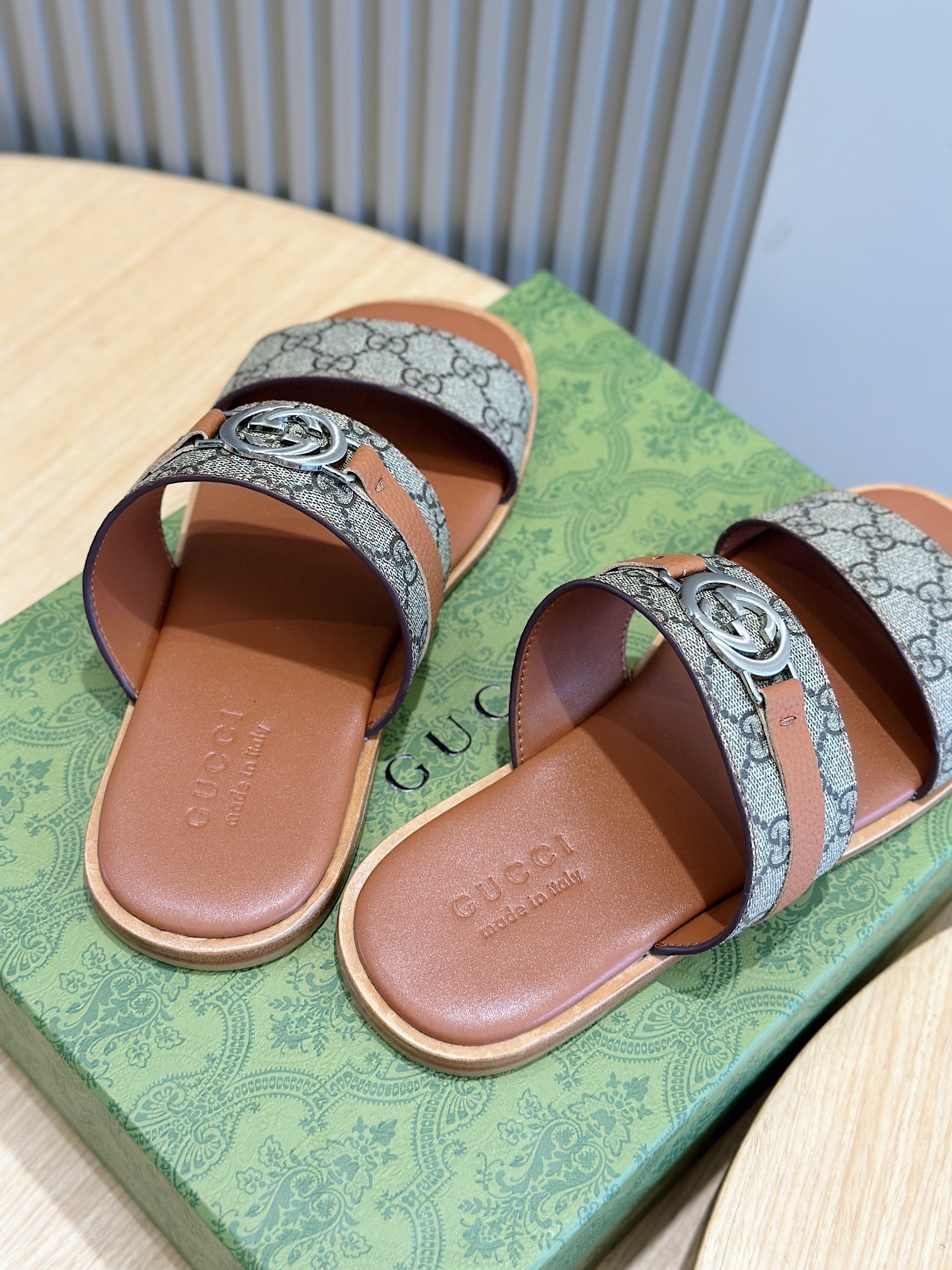 GG Men's Interlocking G Sandals Brown Cowhide 547645