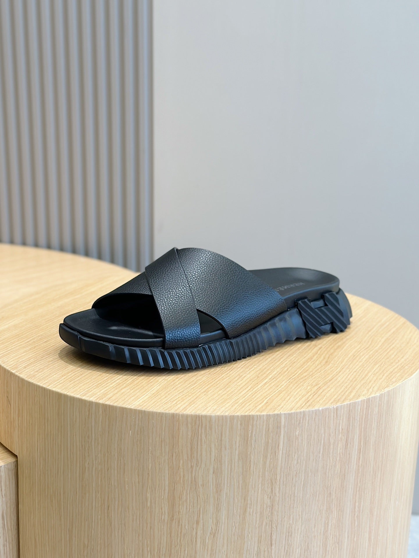 HM Men's Infra Slide Black Calfskin 547620