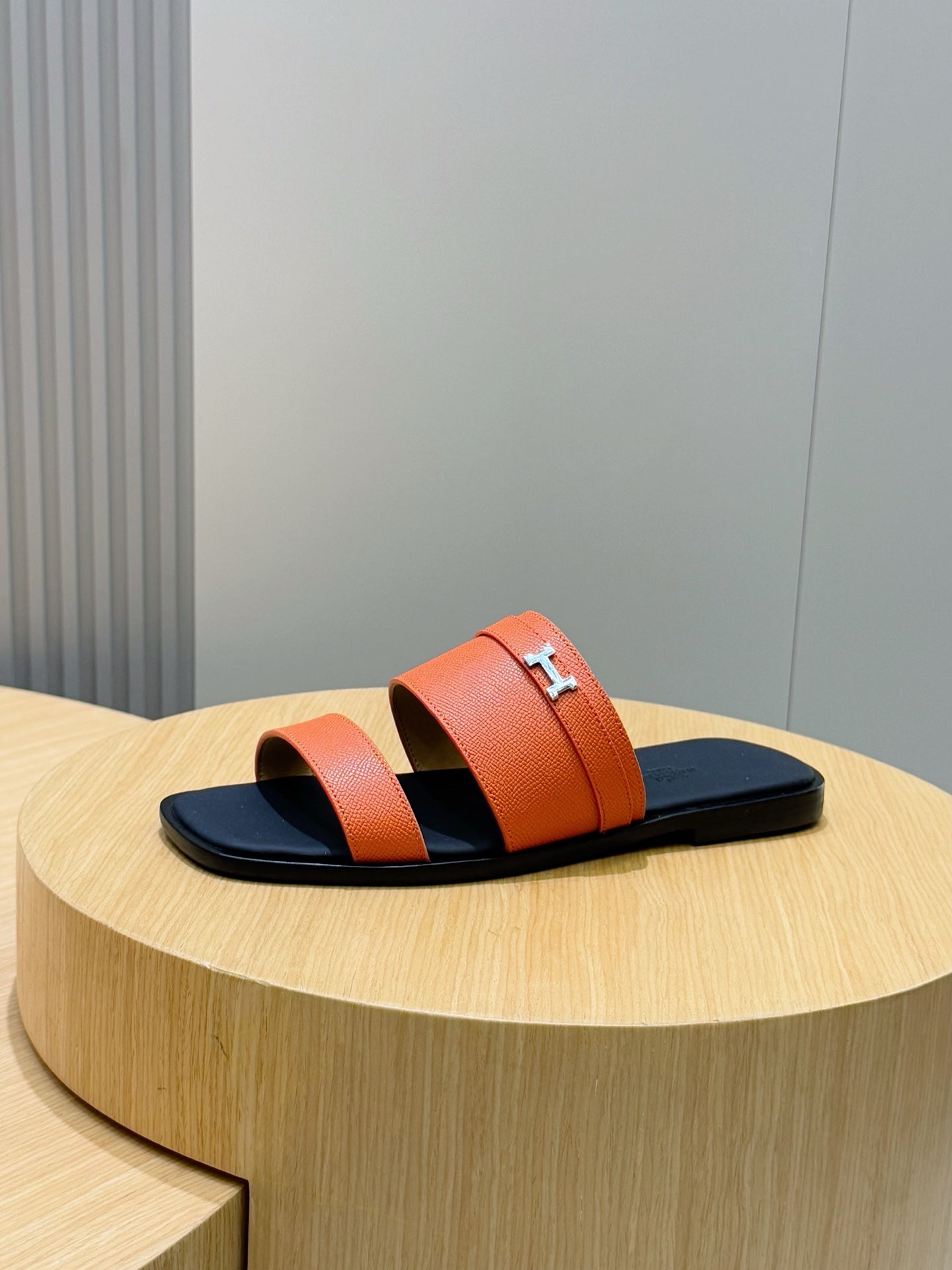 HM Men's 25 Slide Orange Calfskin 599974