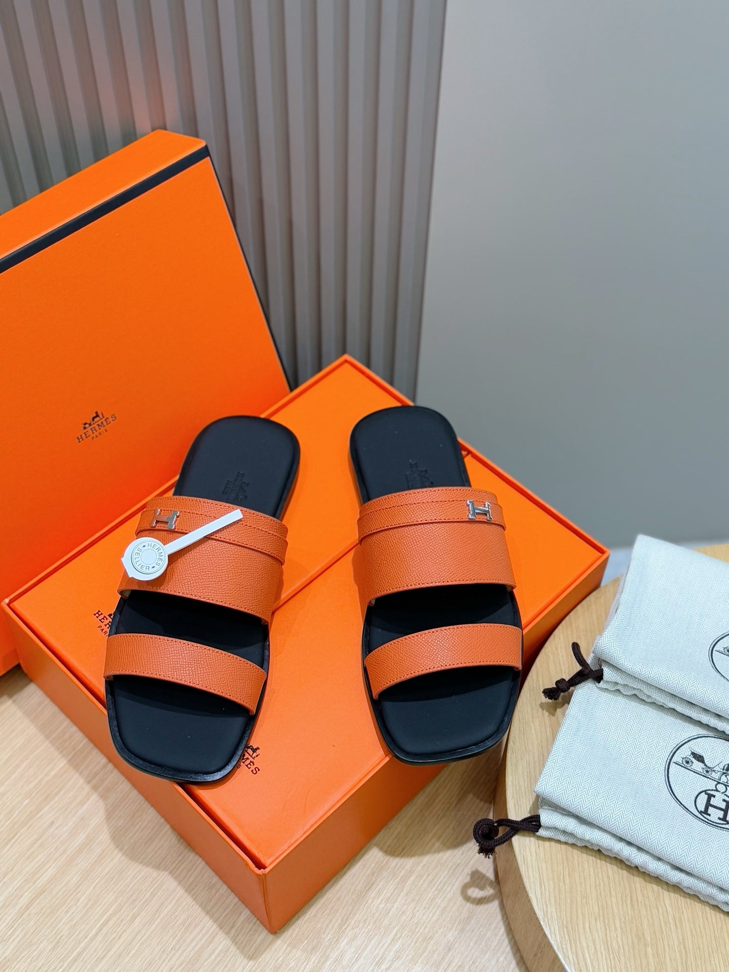 HM Men's 25 Slide Orange Calfskin 599974