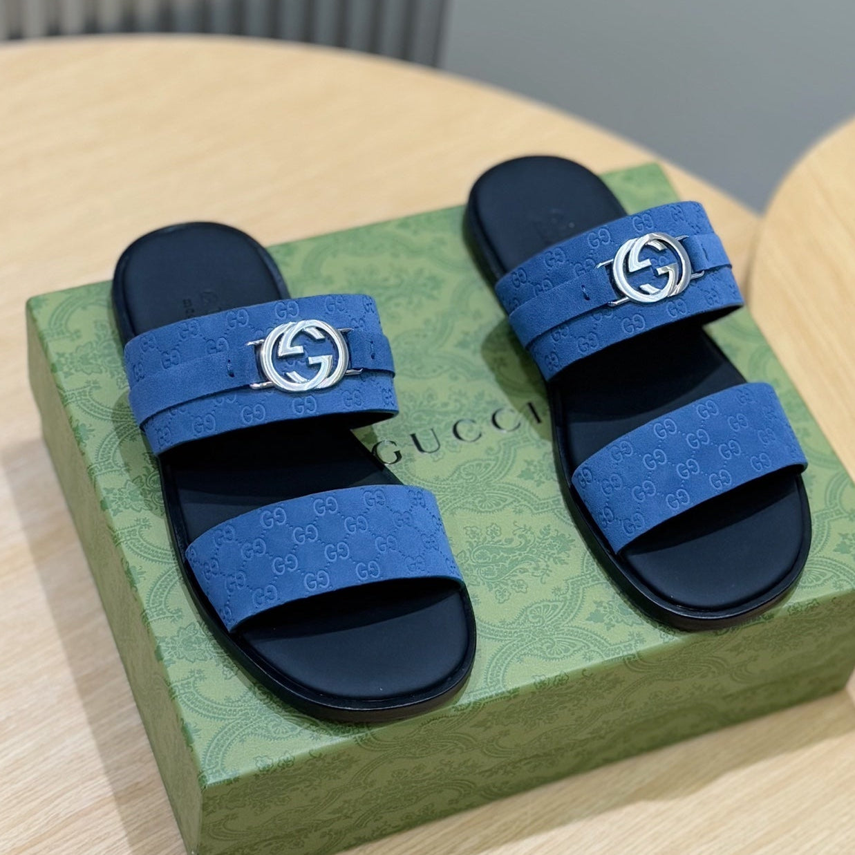 GG Men's Interlocking G Sandals Blue Suede 599984