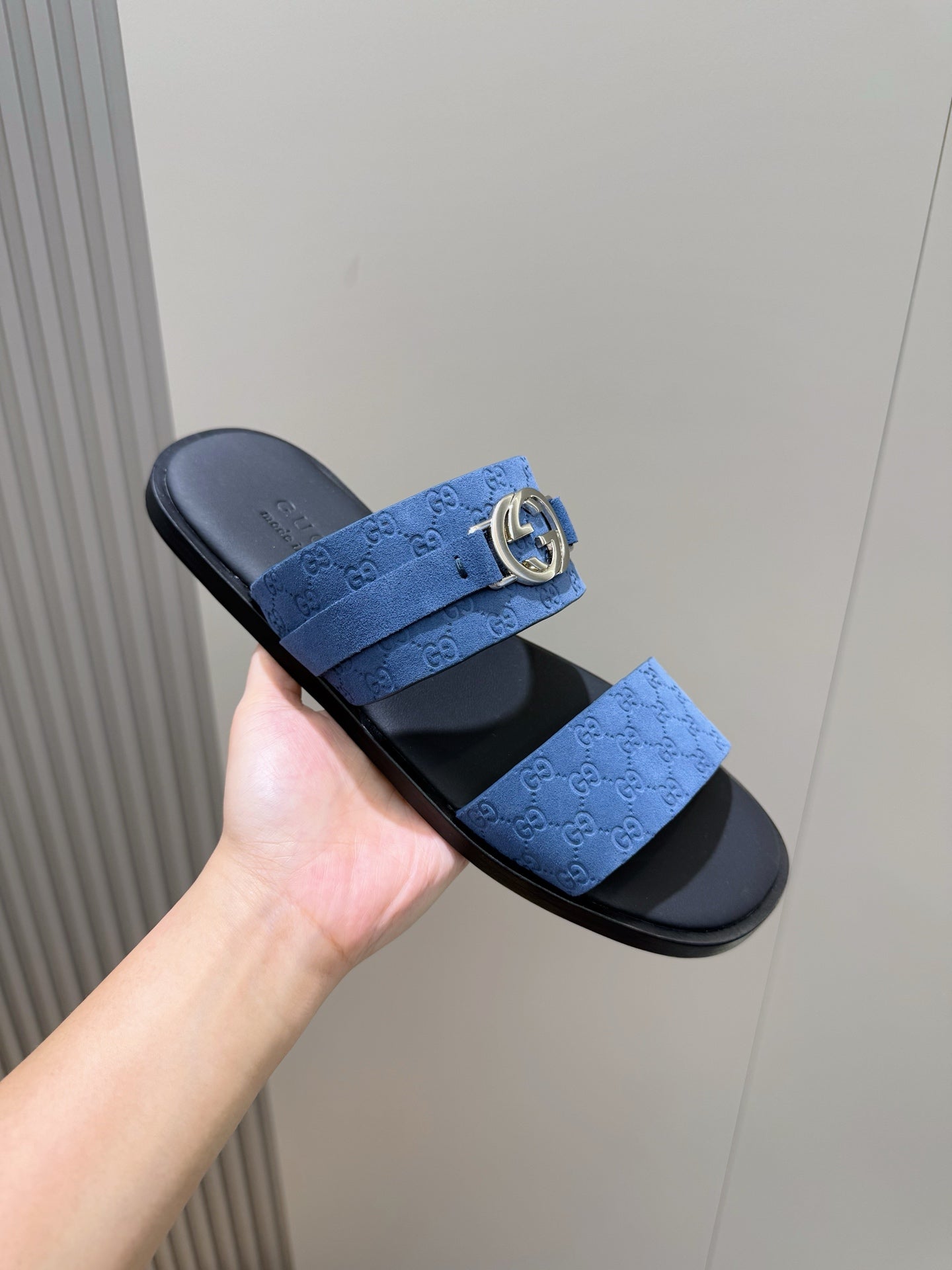 GG Men's Interlocking G Sandals Blue Suede 599984
