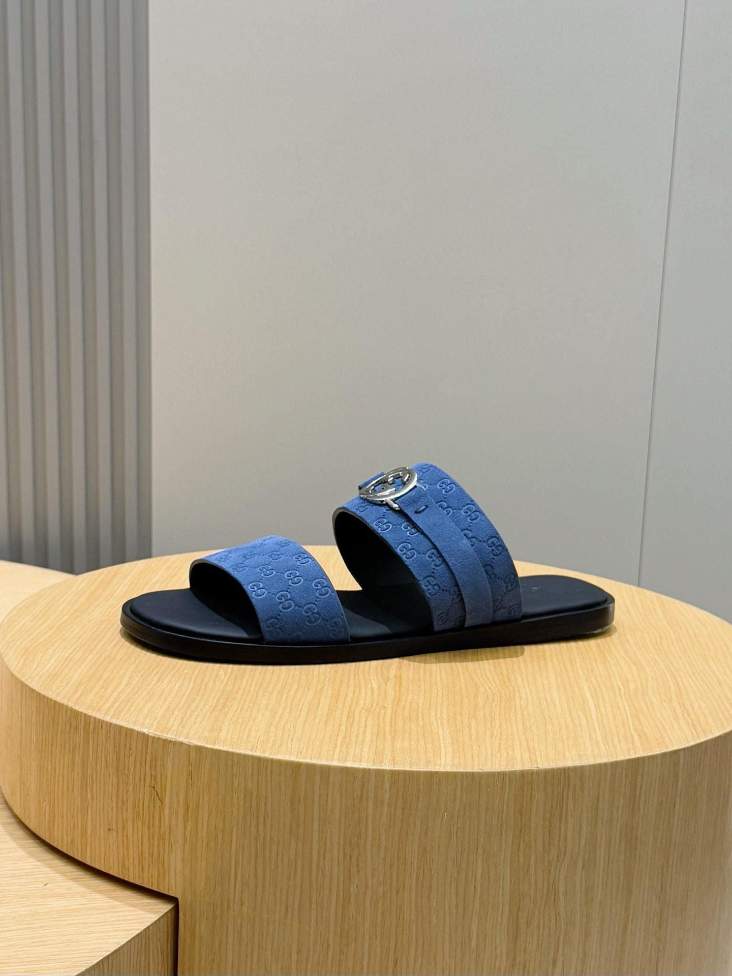 GG Men's Interlocking G Sandals Blue Suede 599984