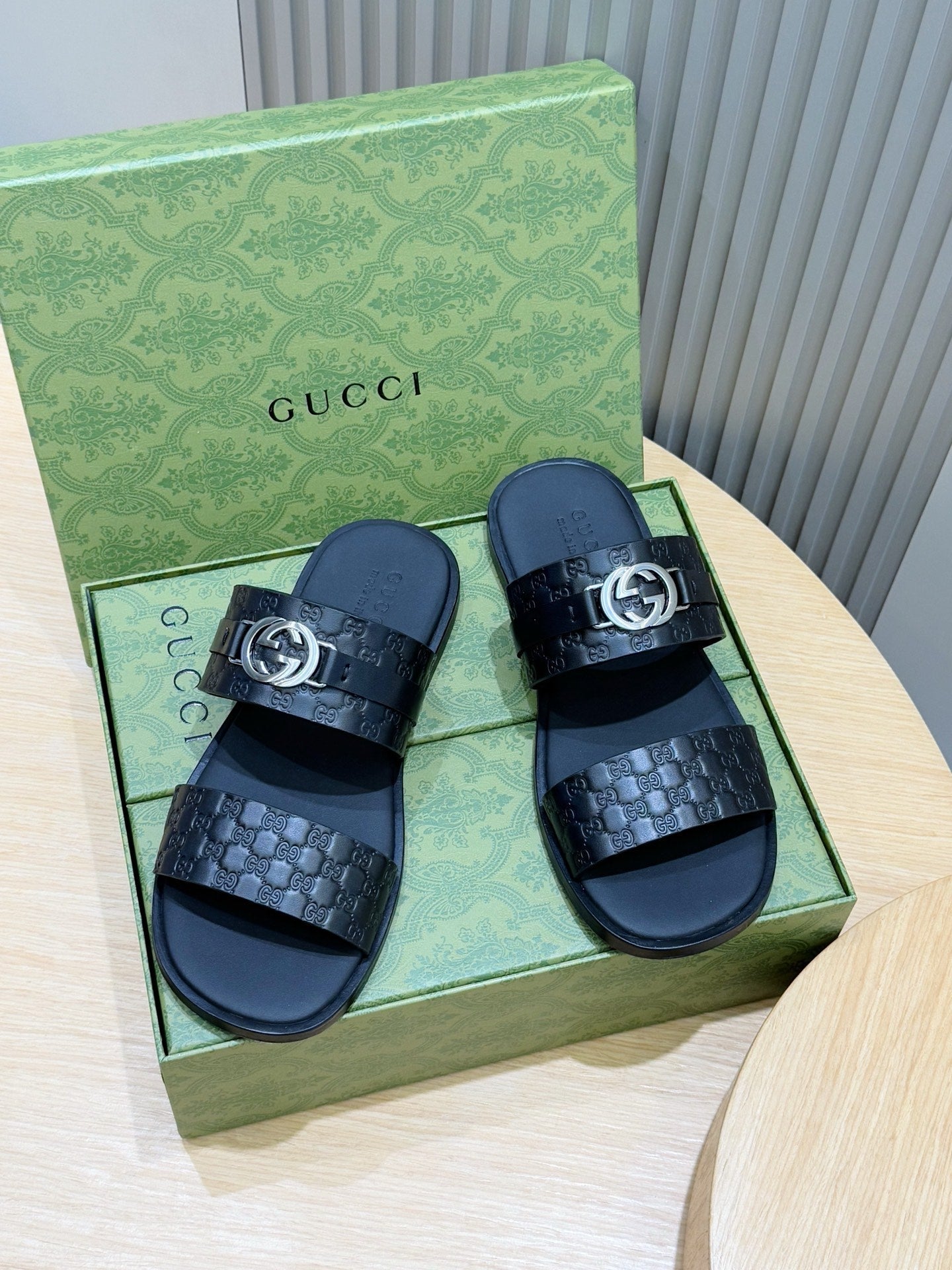 GG Men's Interlocking G Sandals Black Cowhide 599985