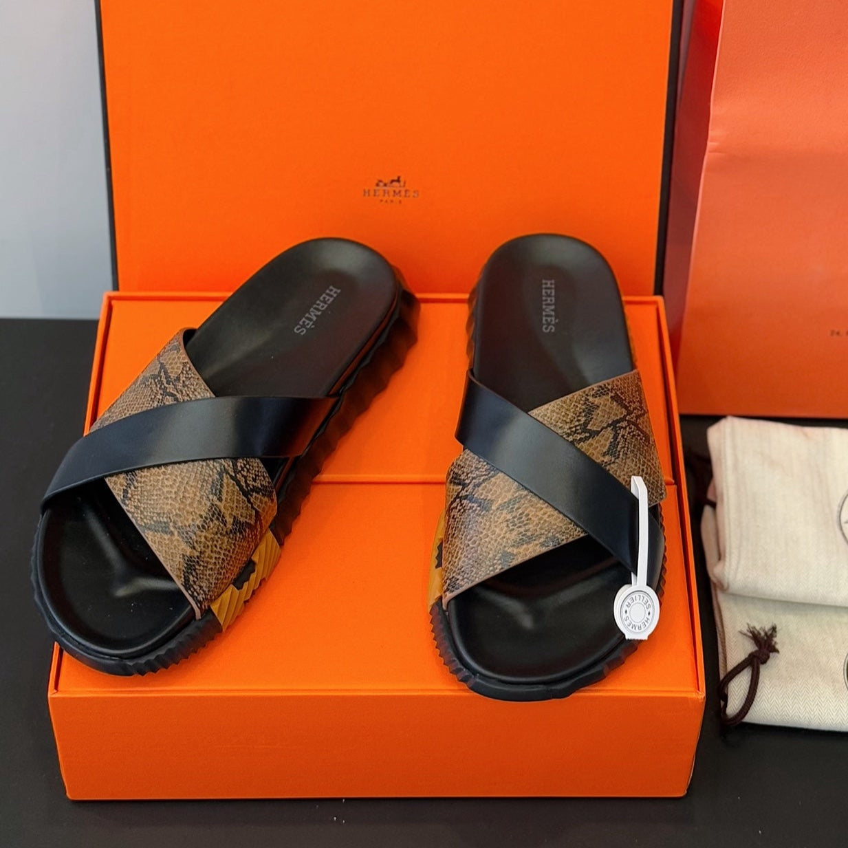 HM Men's Infra Slide Black Brown Cowhide  599991