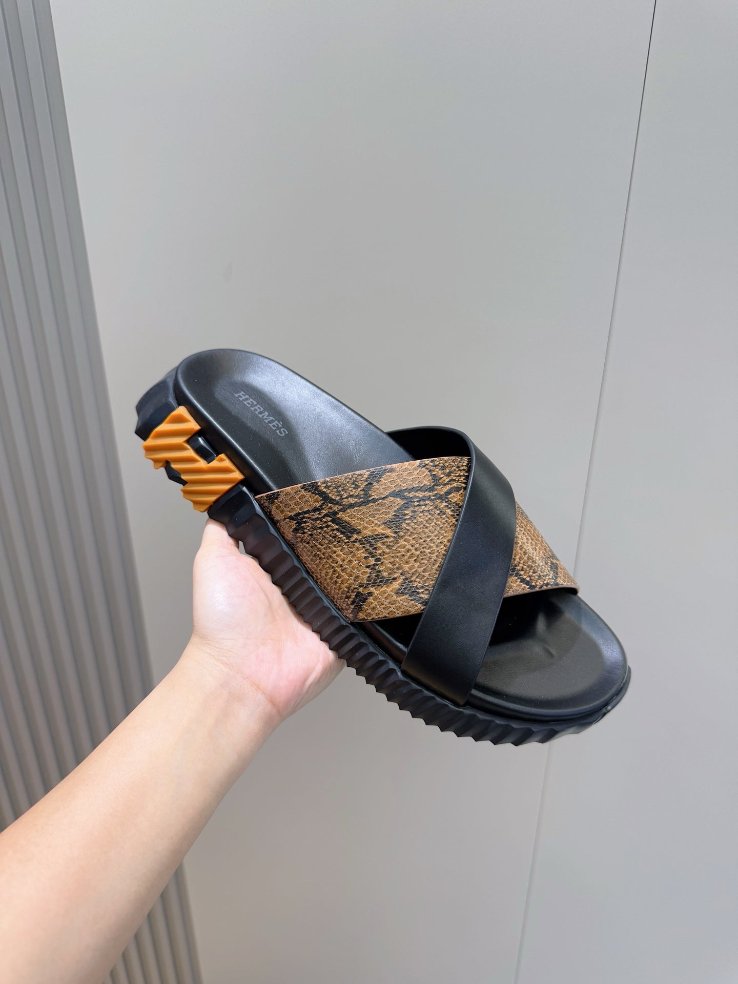 HM Men's Infra Slide Black Brown Cowhide  599991