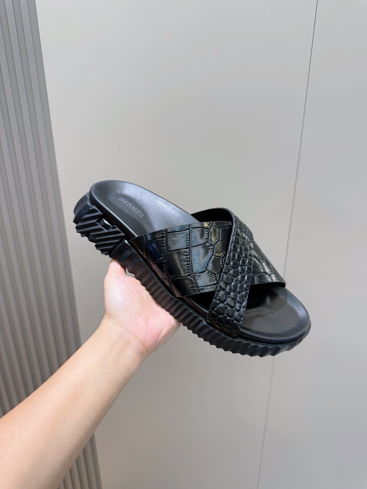 HM Men's Infra Slide Black Cowhide 599992