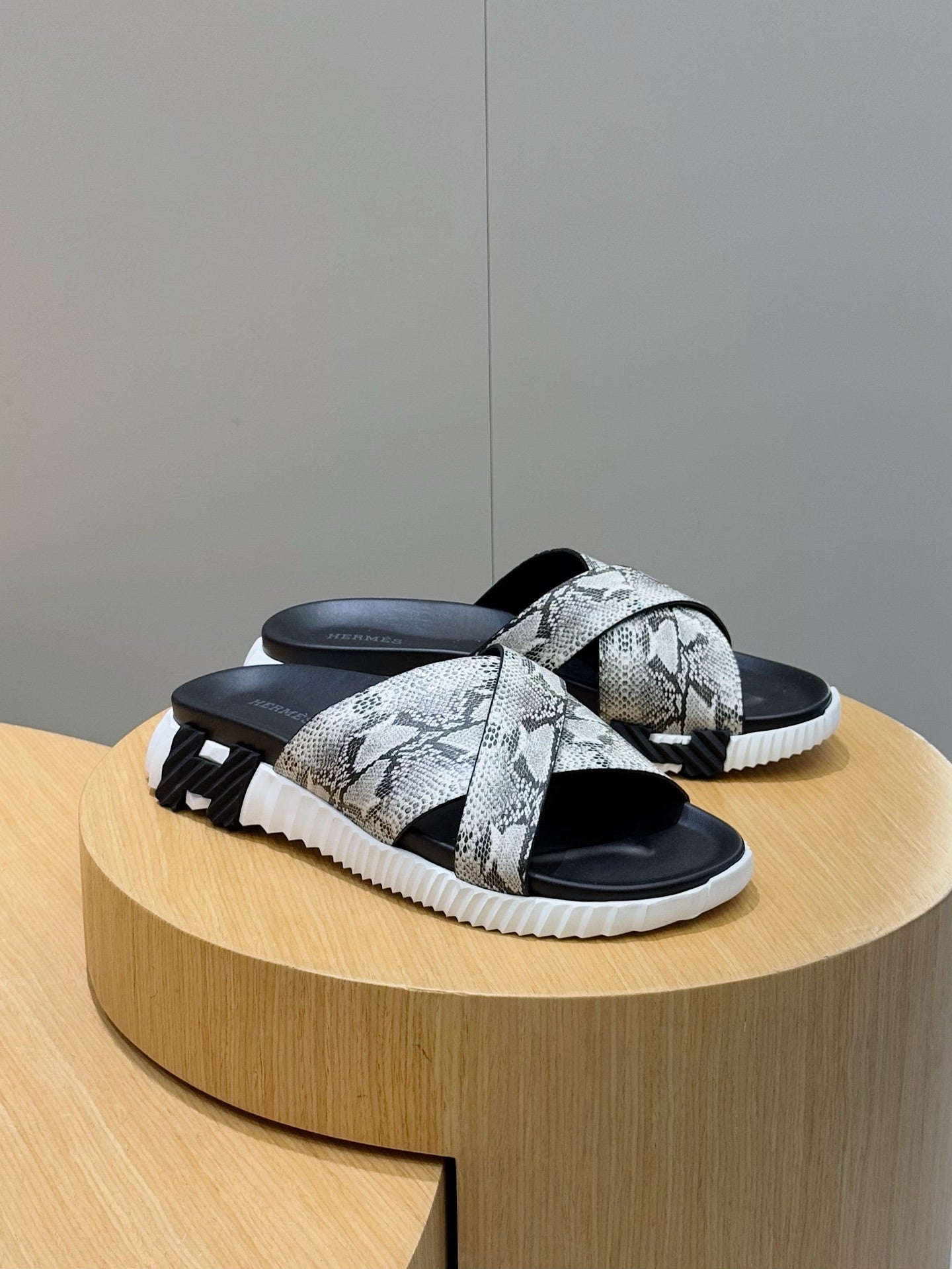 HM Men's Infra Slide Black Cowhide 599994